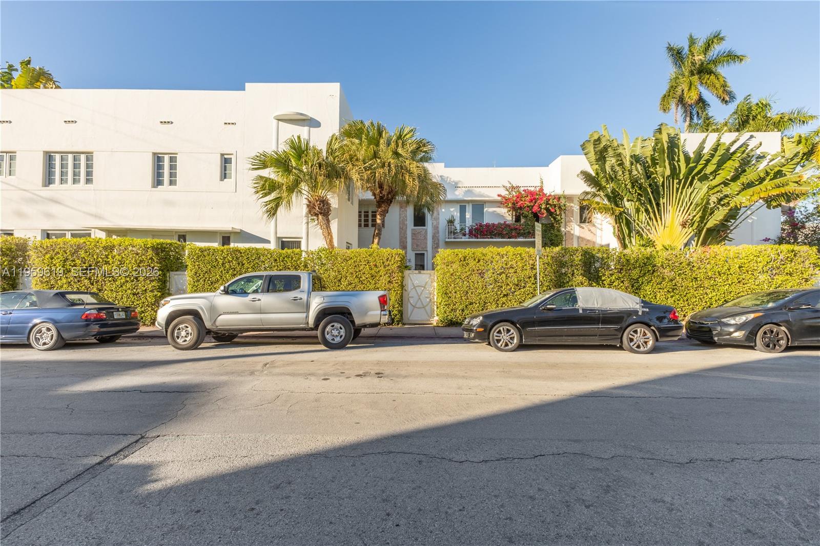 711 14th St #4 Miami Beach, FL 33139