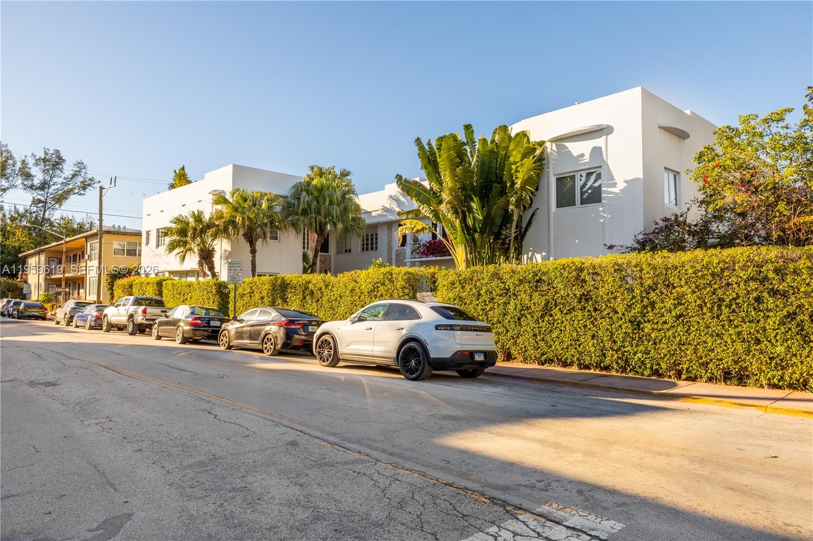 711 14th St #4 Miami Beach, FL 33139