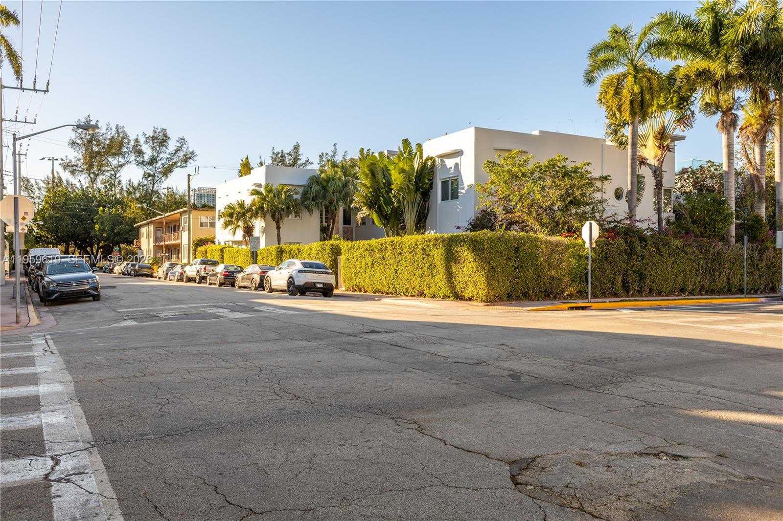 711 14th St #4 Miami Beach, FL 33139