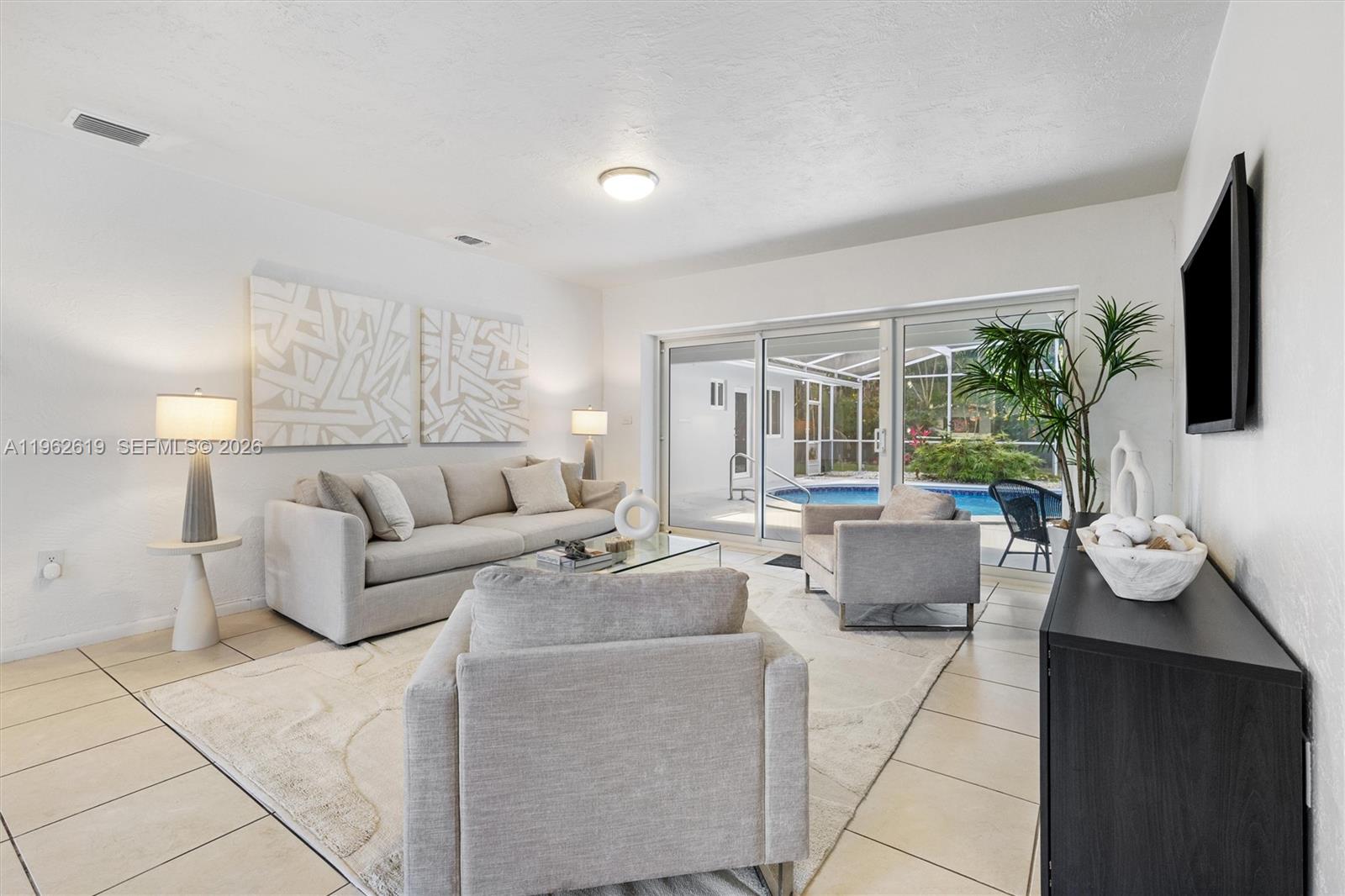 8260 SW 133rd St Pinecrest, FL 33156