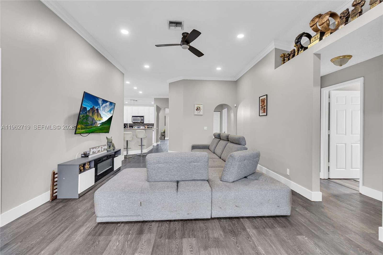 14325 NW 14th Ct Pembroke Pines, FL 33028