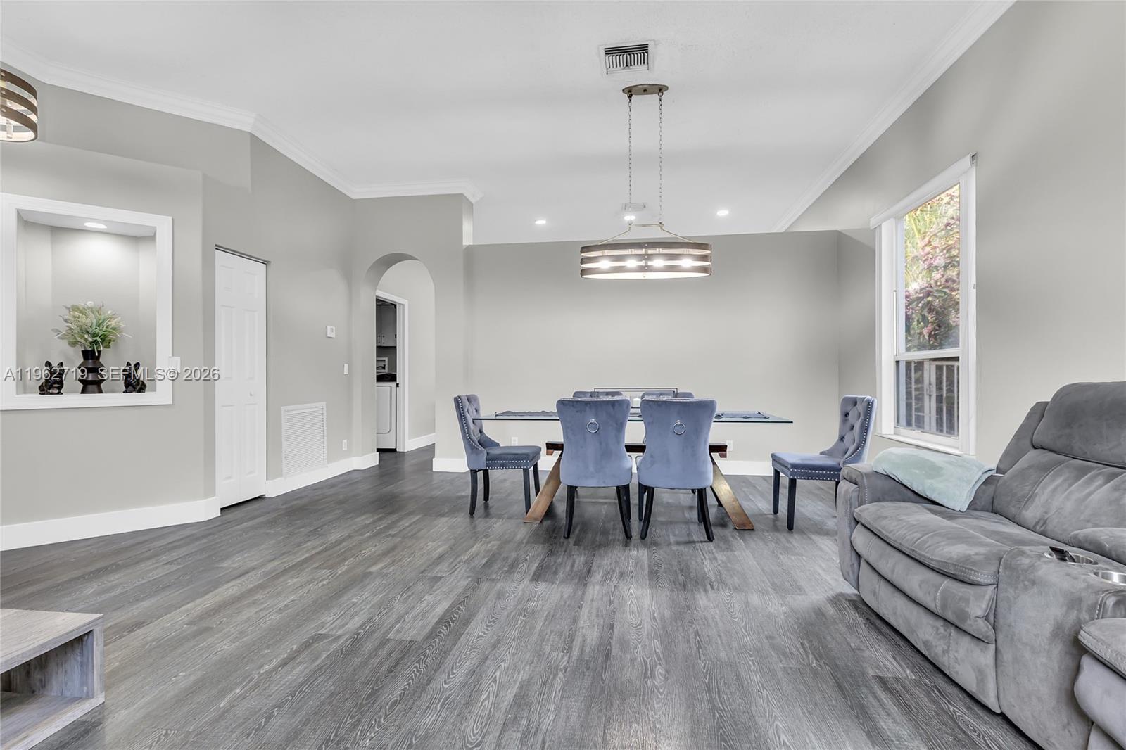 14325 NW 14th Ct Pembroke Pines, FL 33028