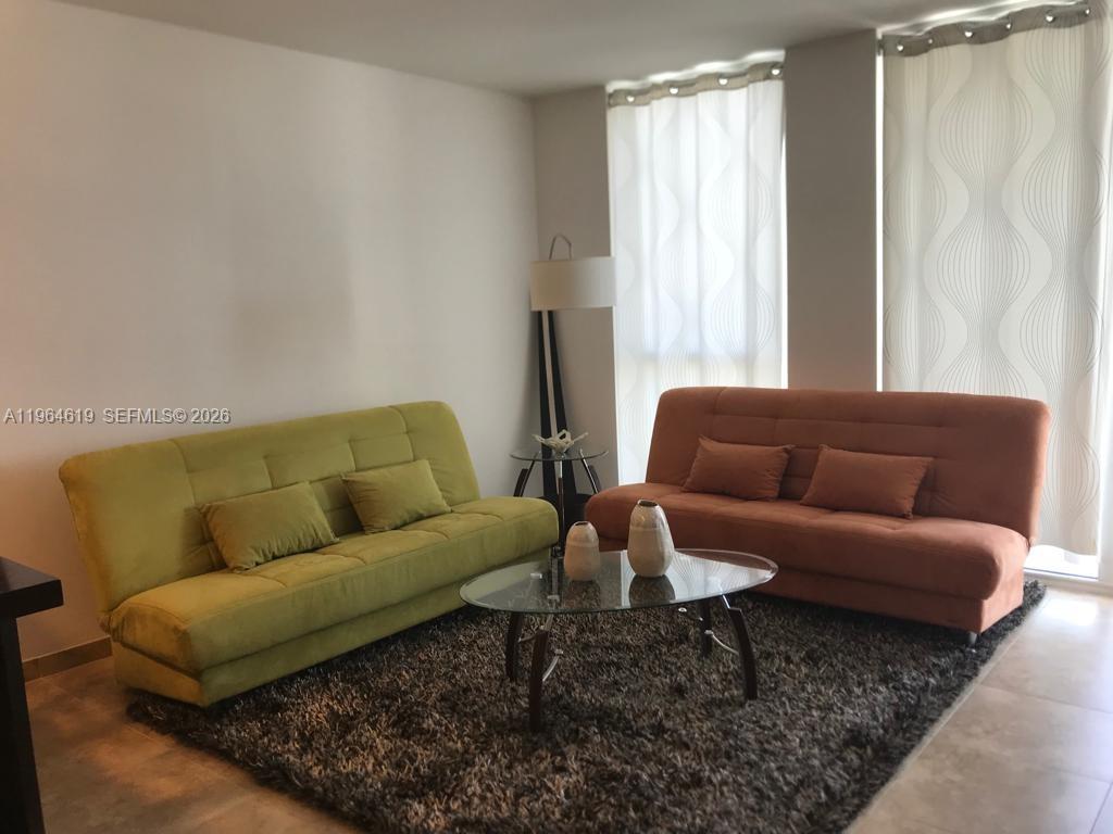 244 Biscayne Blvd #1906