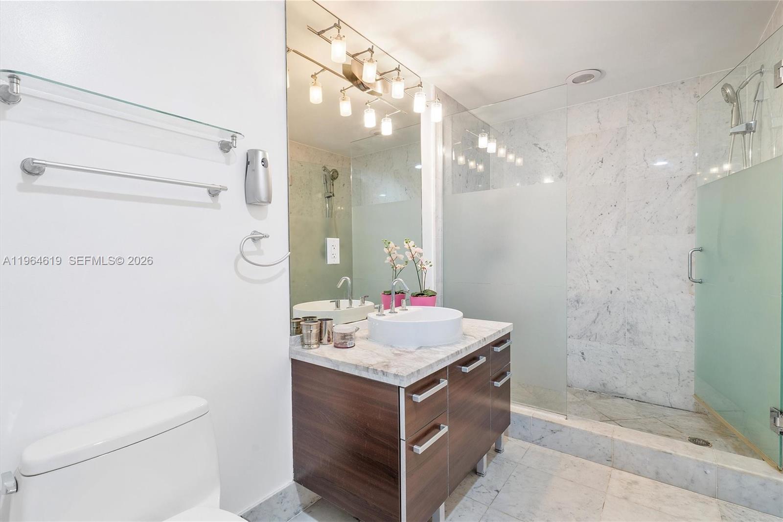 image Vizcayne North23