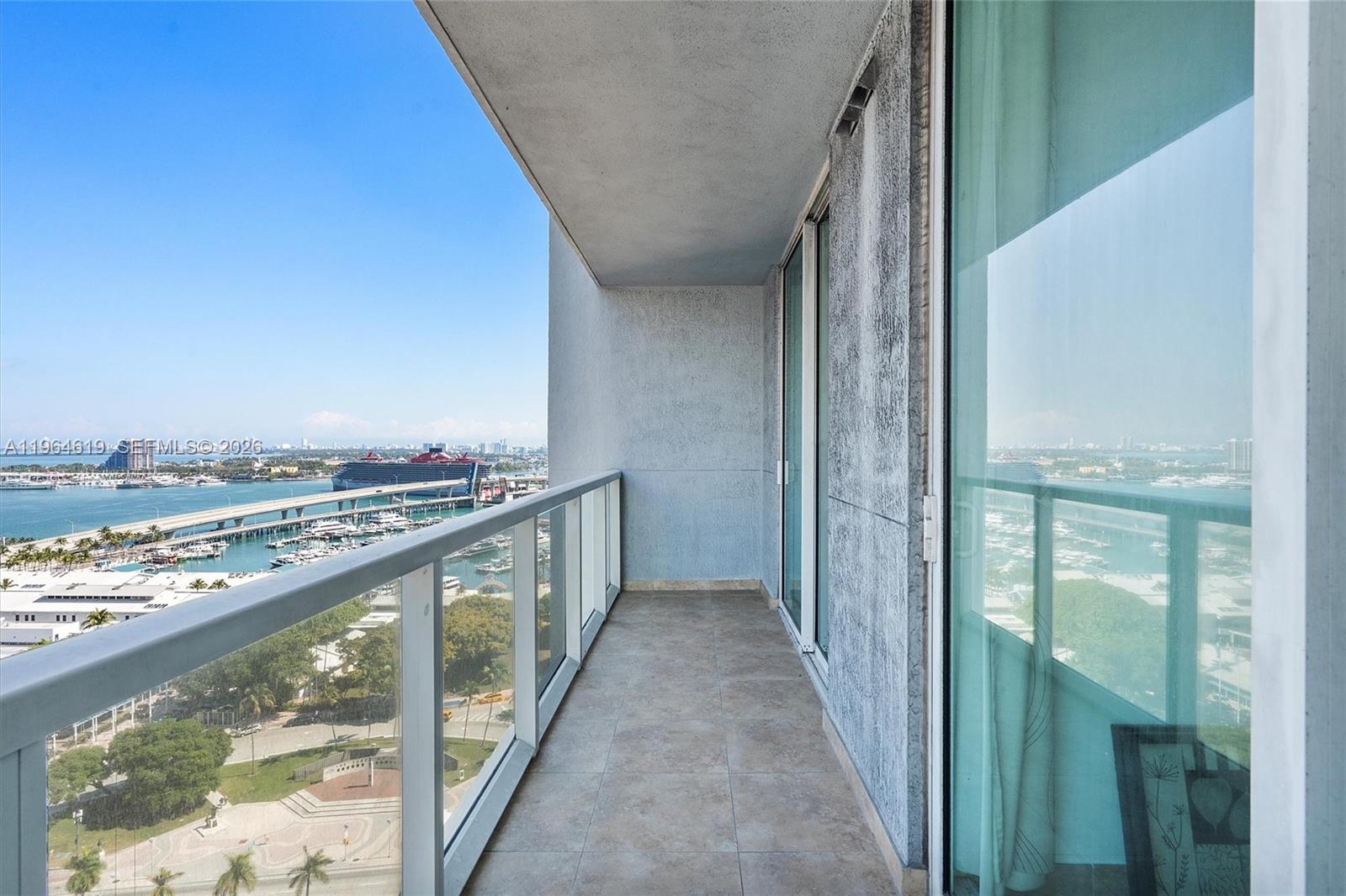 image Vizcayne North25