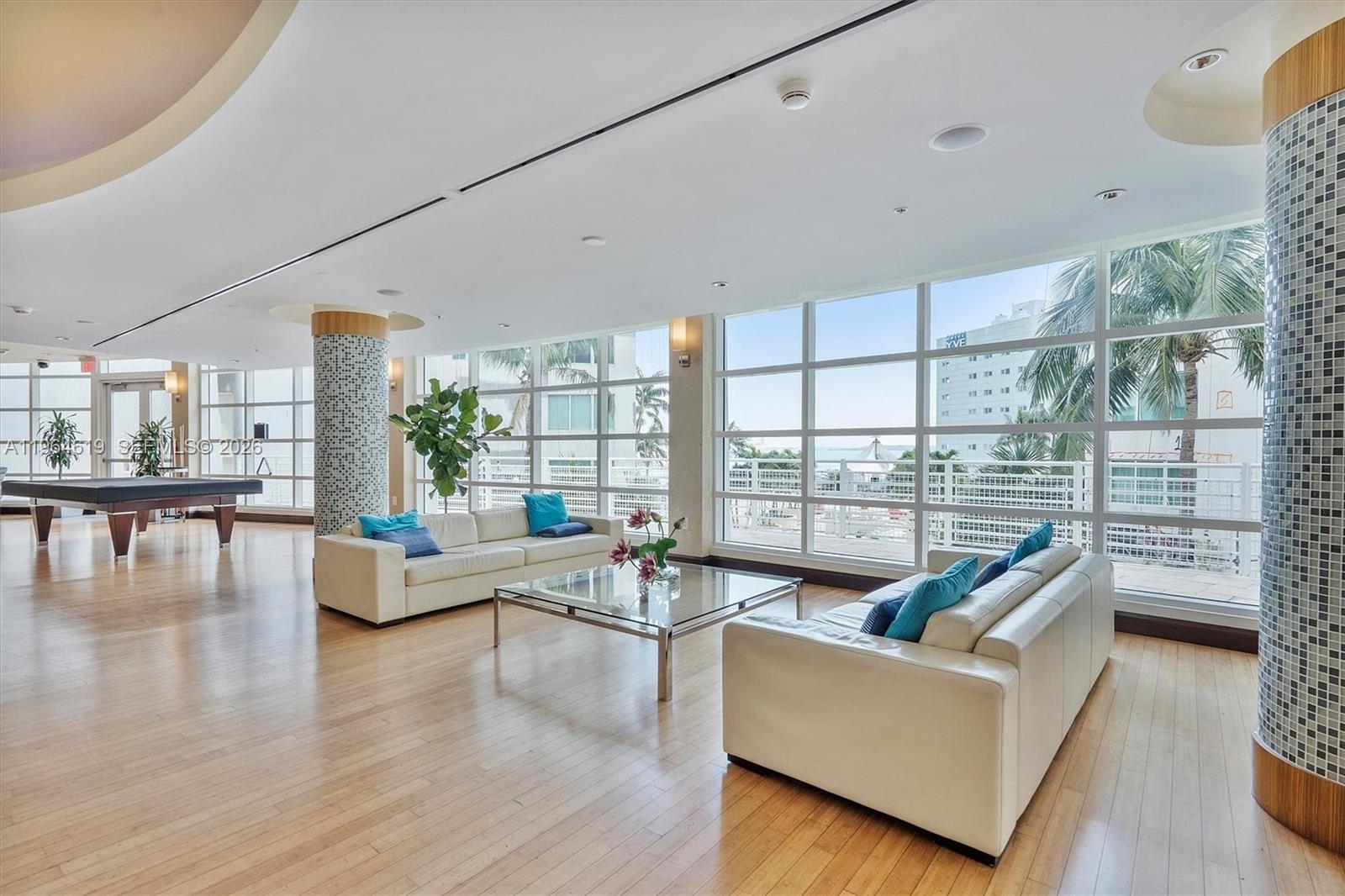 image Vizcayne North32