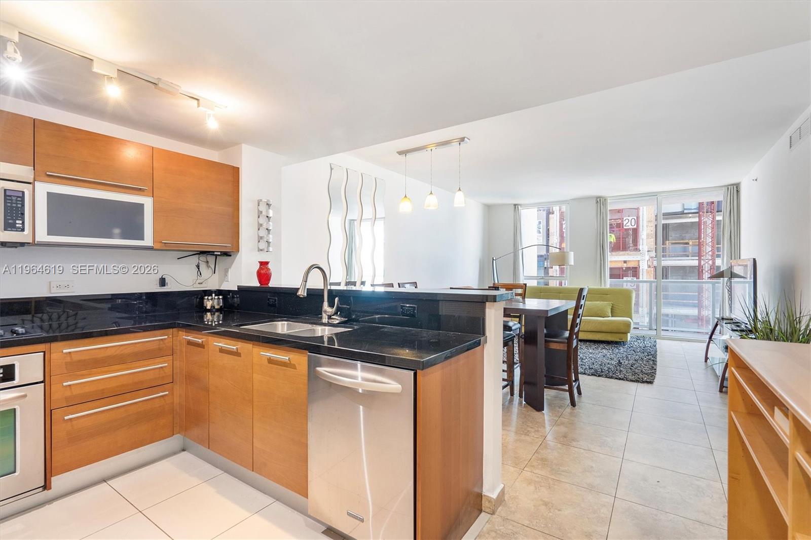 image Vizcayne North8