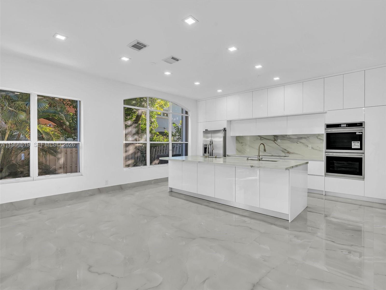 3830 SW 48th Ave Hollywood, FL 33023