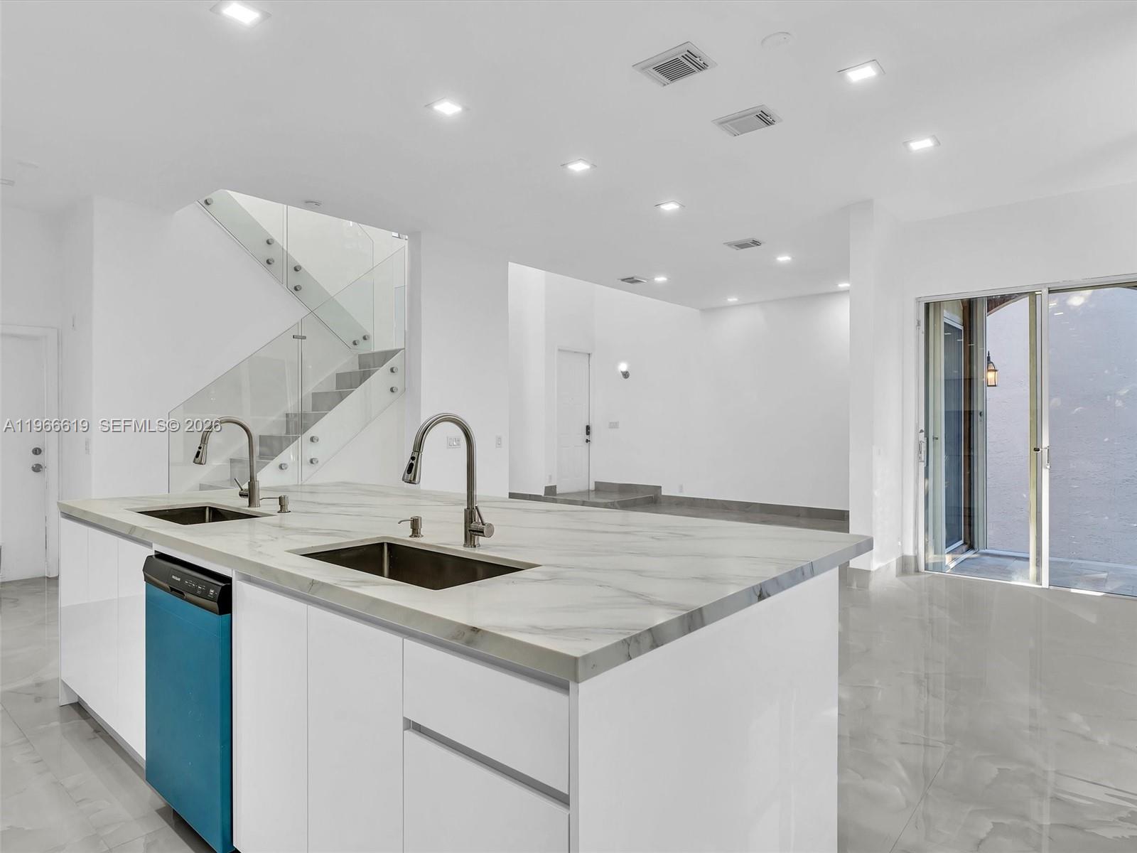 3830 SW 48th Ave Hollywood, FL 33023