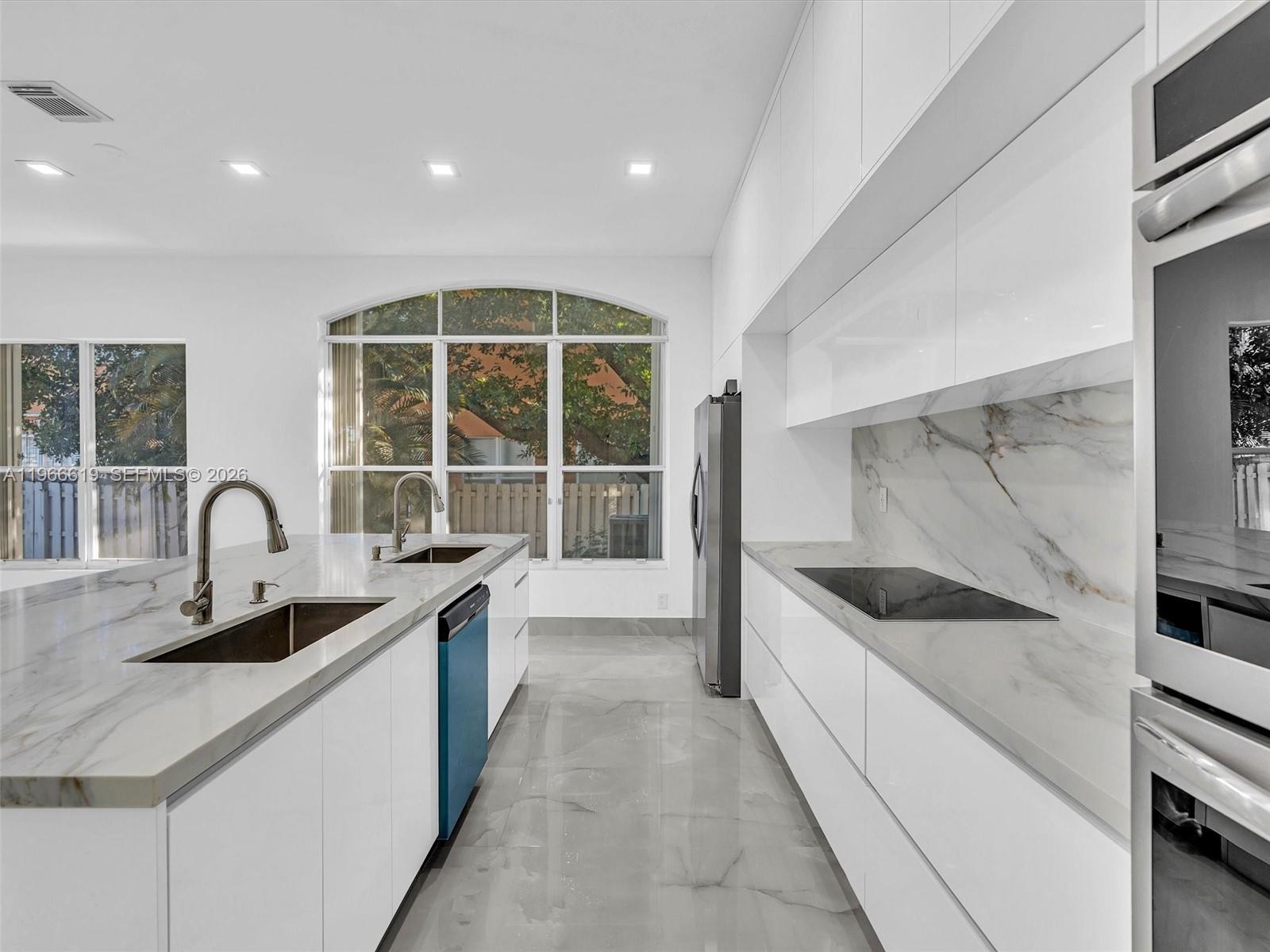 3830 SW 48th Ave Hollywood, FL 33023