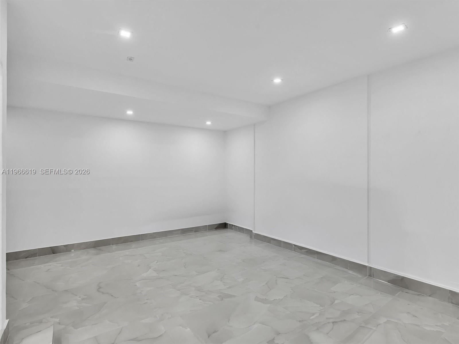 3830 SW 48th Ave Hollywood, FL 33023