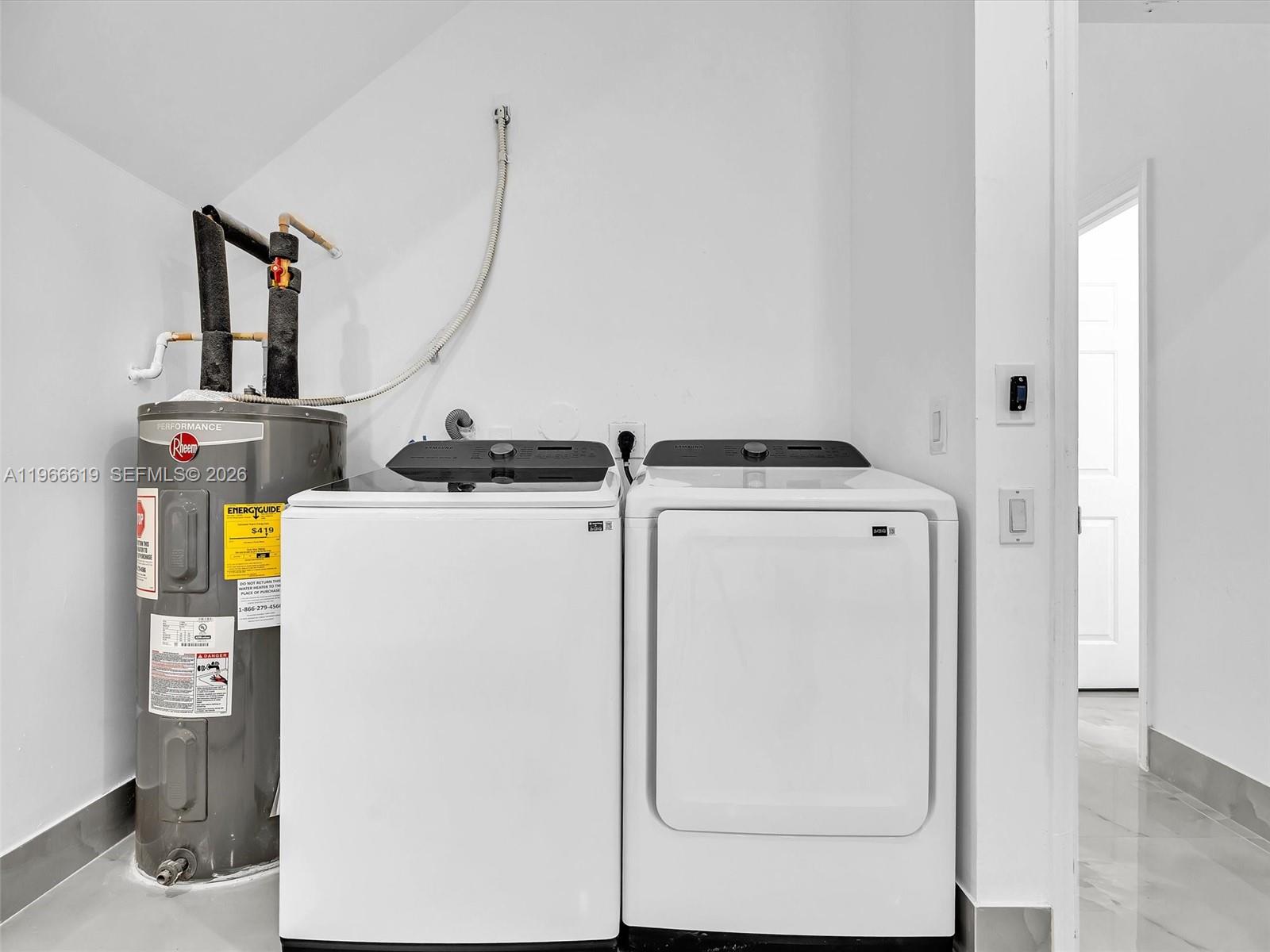 3830 SW 48th Ave Hollywood, FL 33023