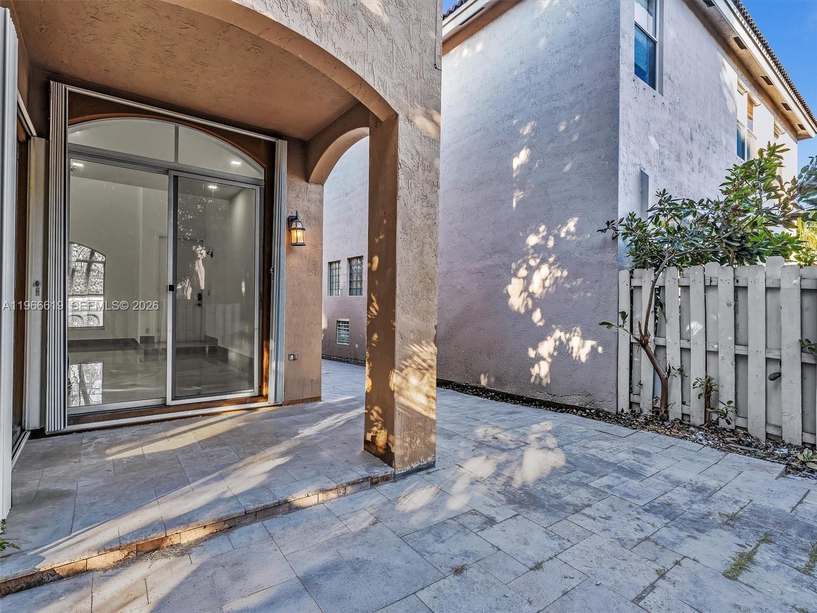 3830 SW 48th Ave Hollywood, FL 33023