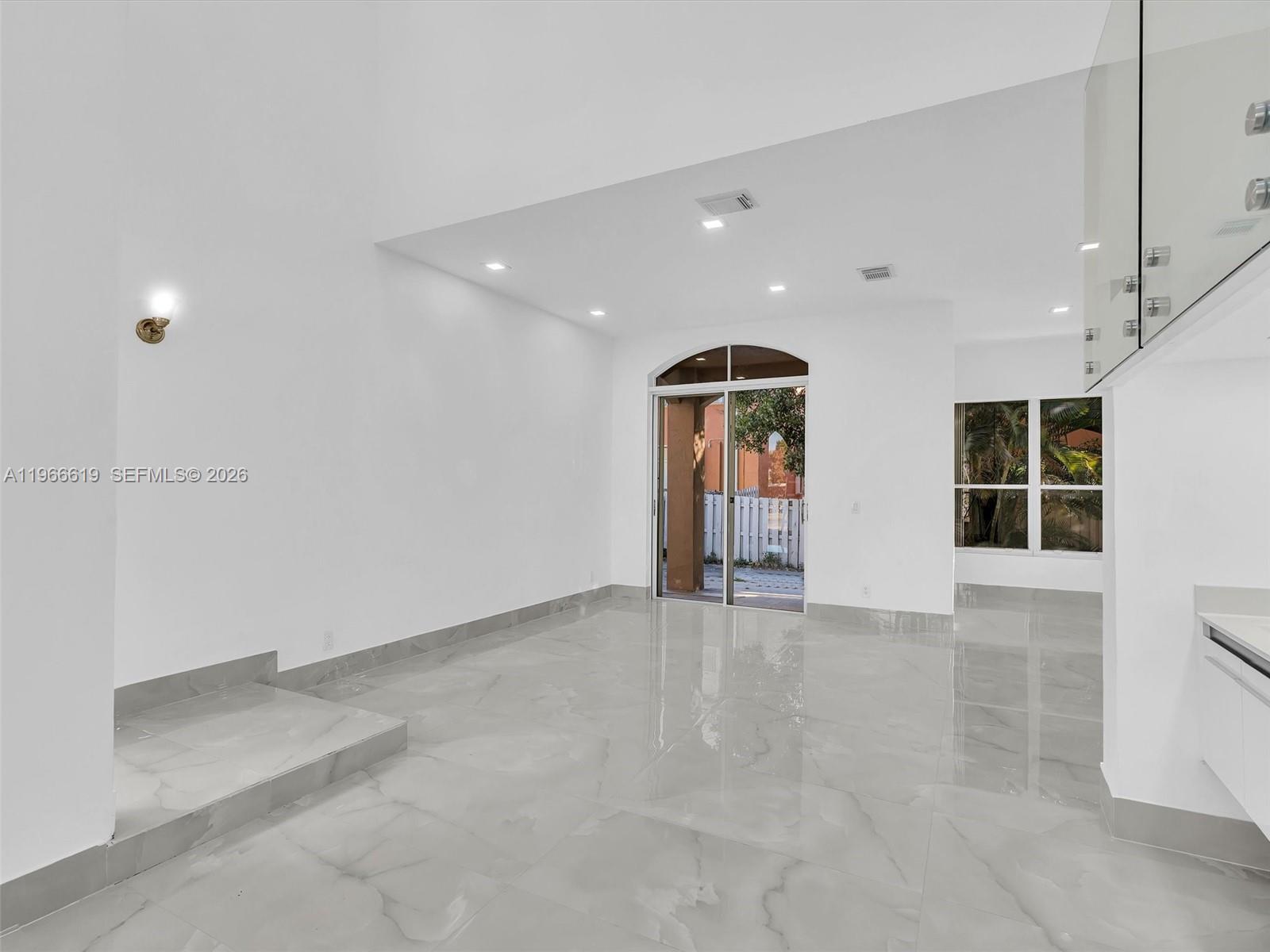 3830 SW 48th Ave Hollywood, FL 33023