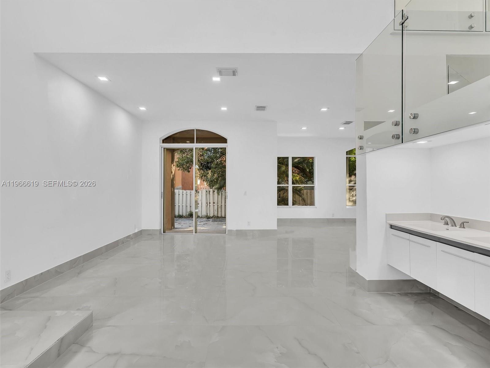 3830 SW 48th Ave Hollywood, FL 33023