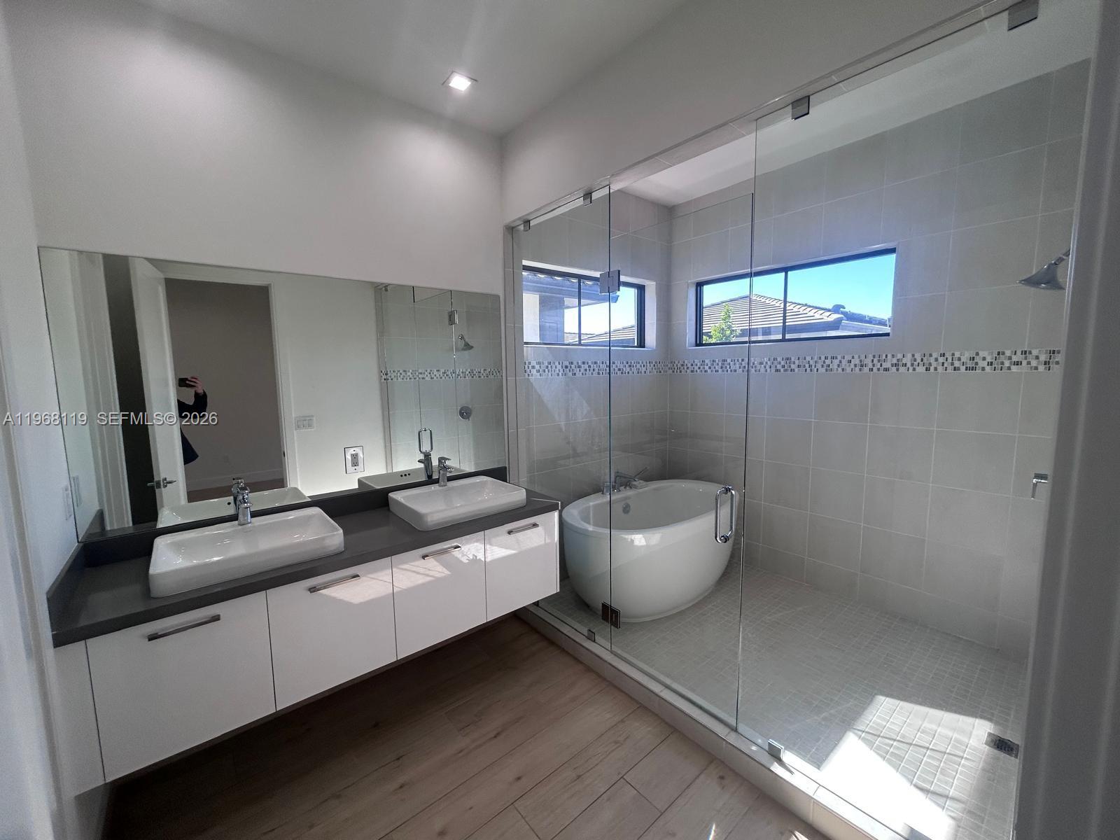 4454 NW 80th Ave Doral, FL 33166