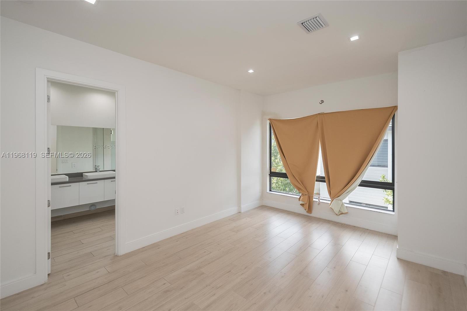 4454 NW 80th Ave Doral, FL 33166