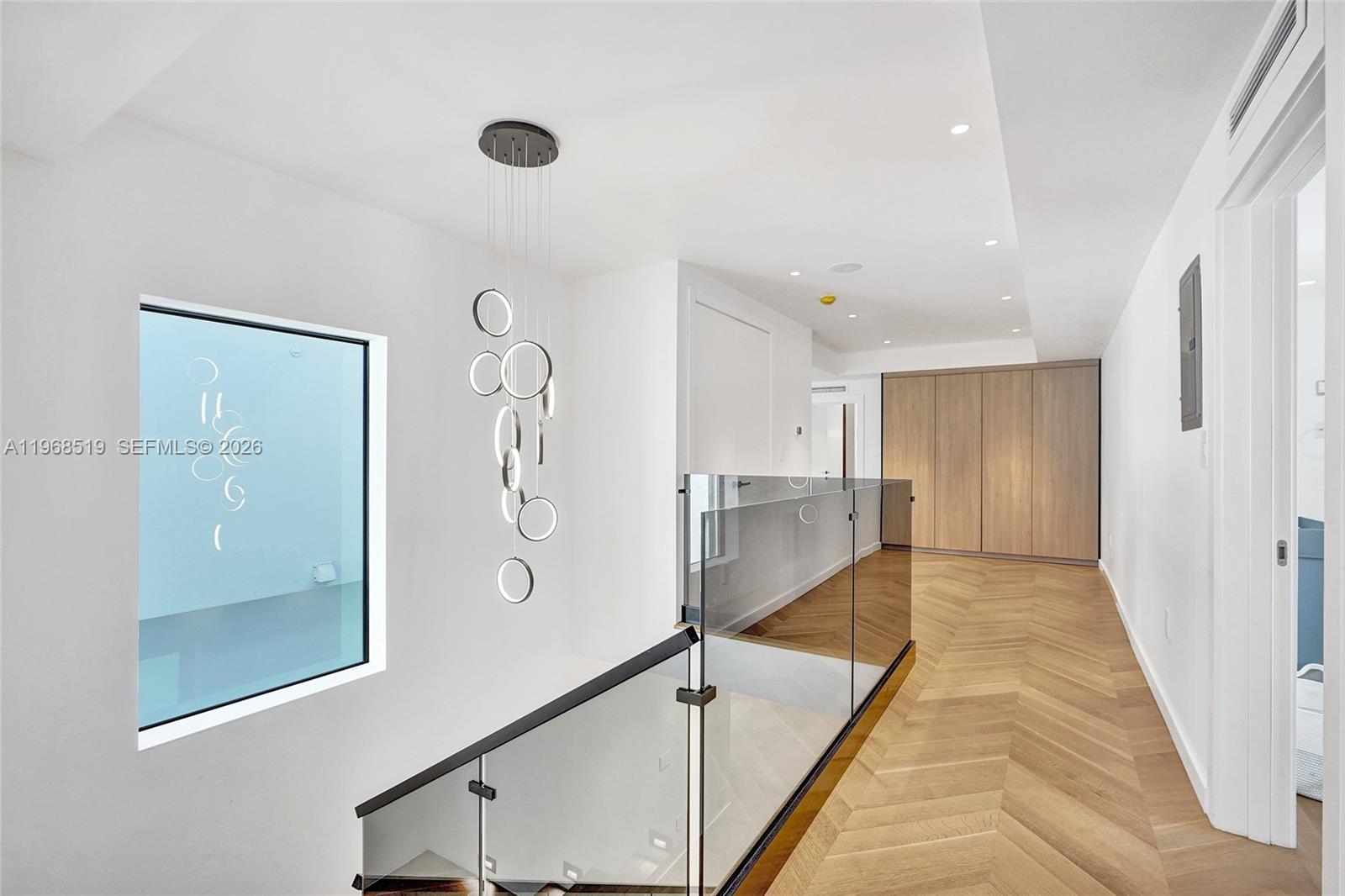 1977 S Oak Hvn Cir Miami, FL 33179