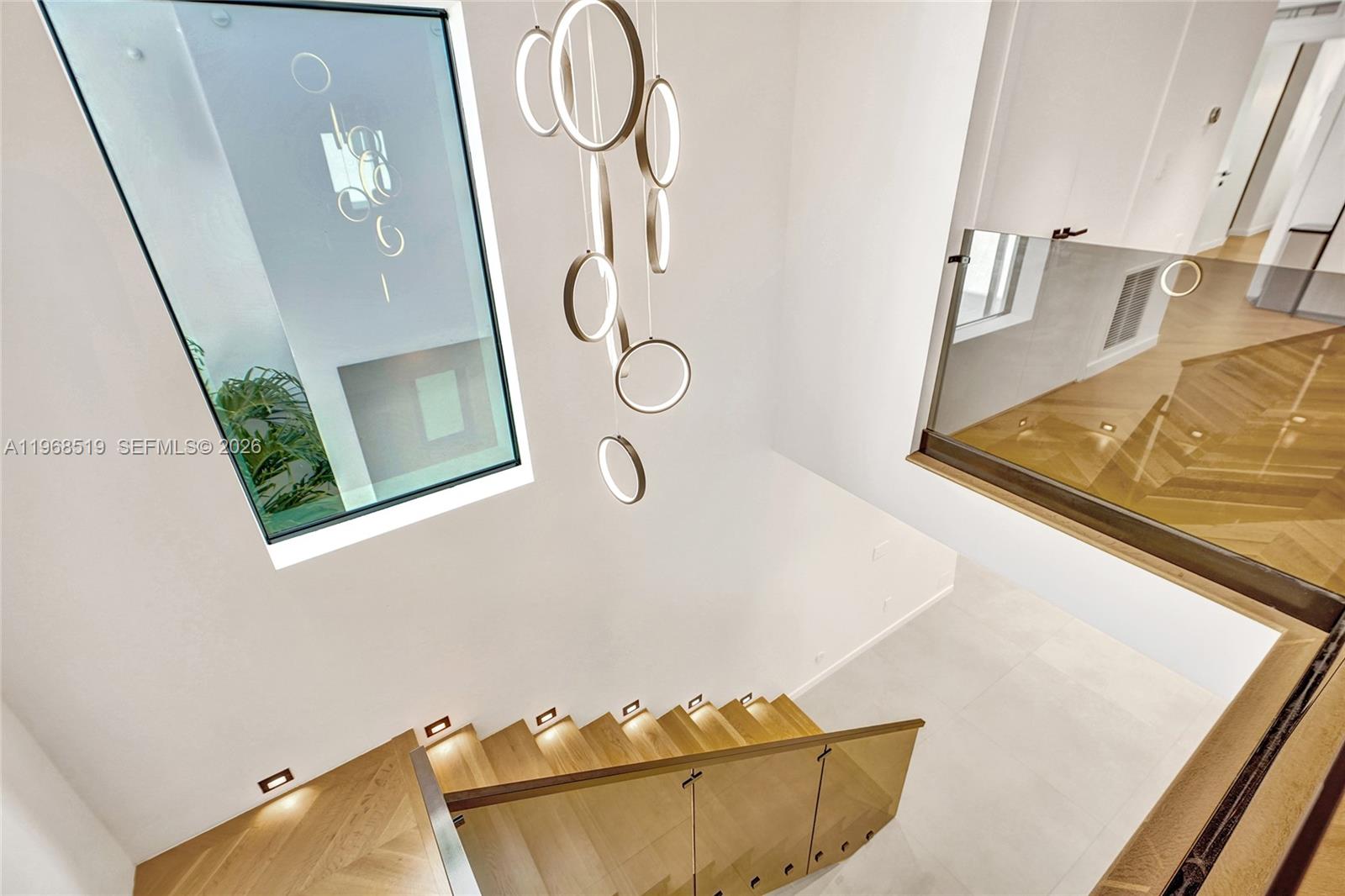 1977 S Oak Hvn Cir Miami, FL 33179