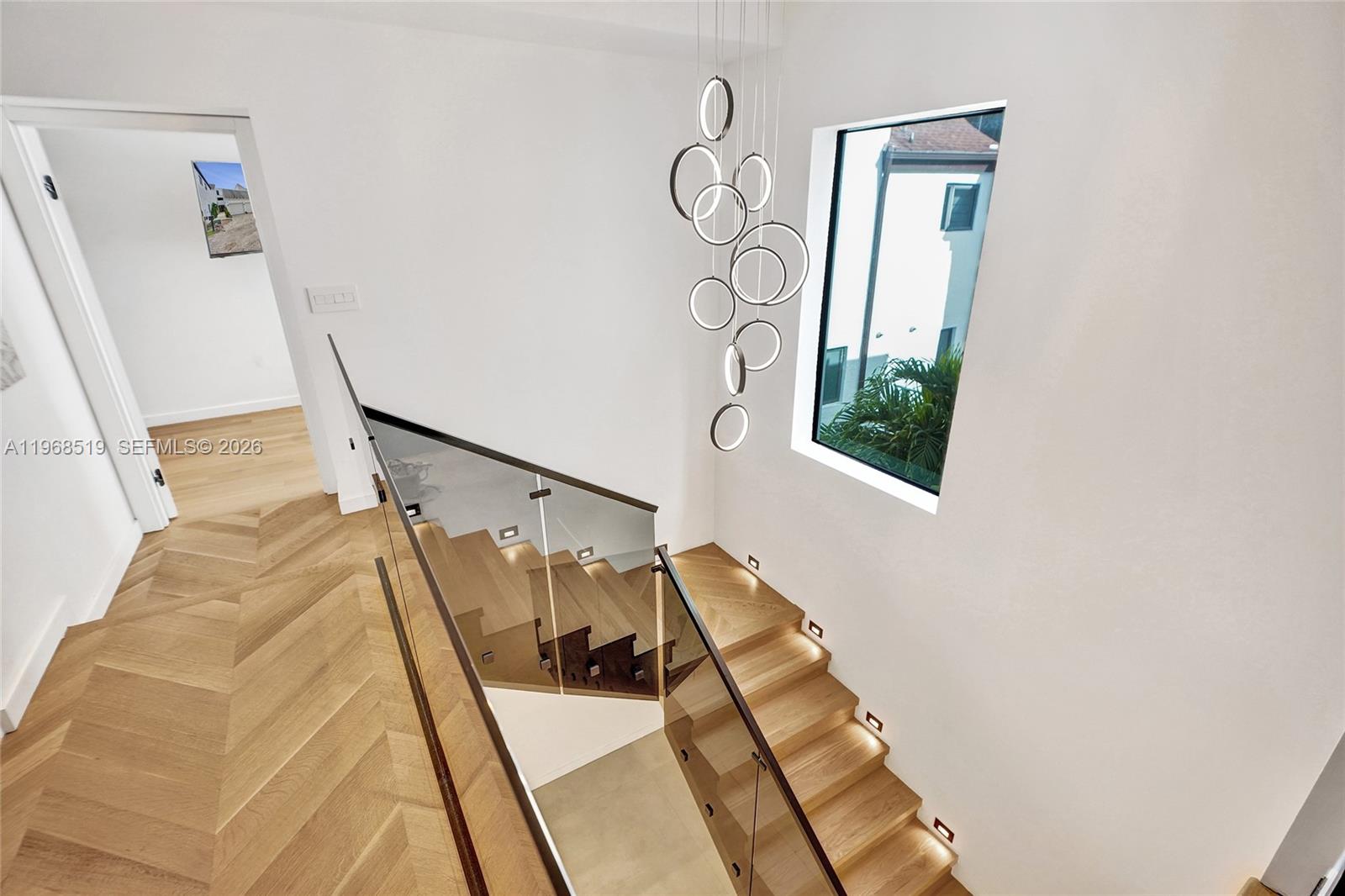 1977 S Oak Hvn Cir Miami, FL 33179