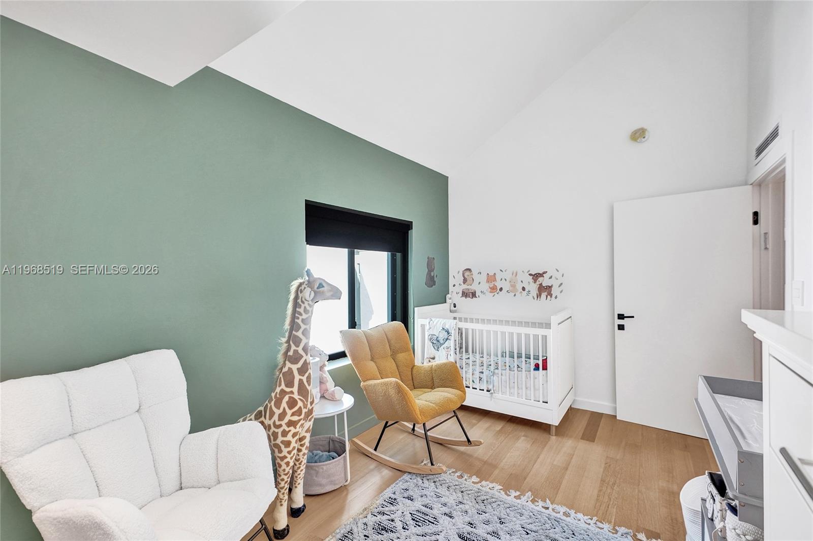 1977 S Oak Hvn Cir Miami, FL 33179