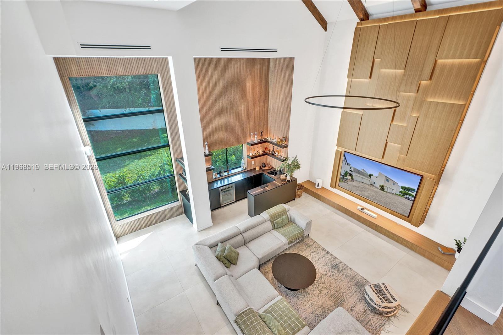 1977 S Oak Hvn Cir Miami, FL 33179