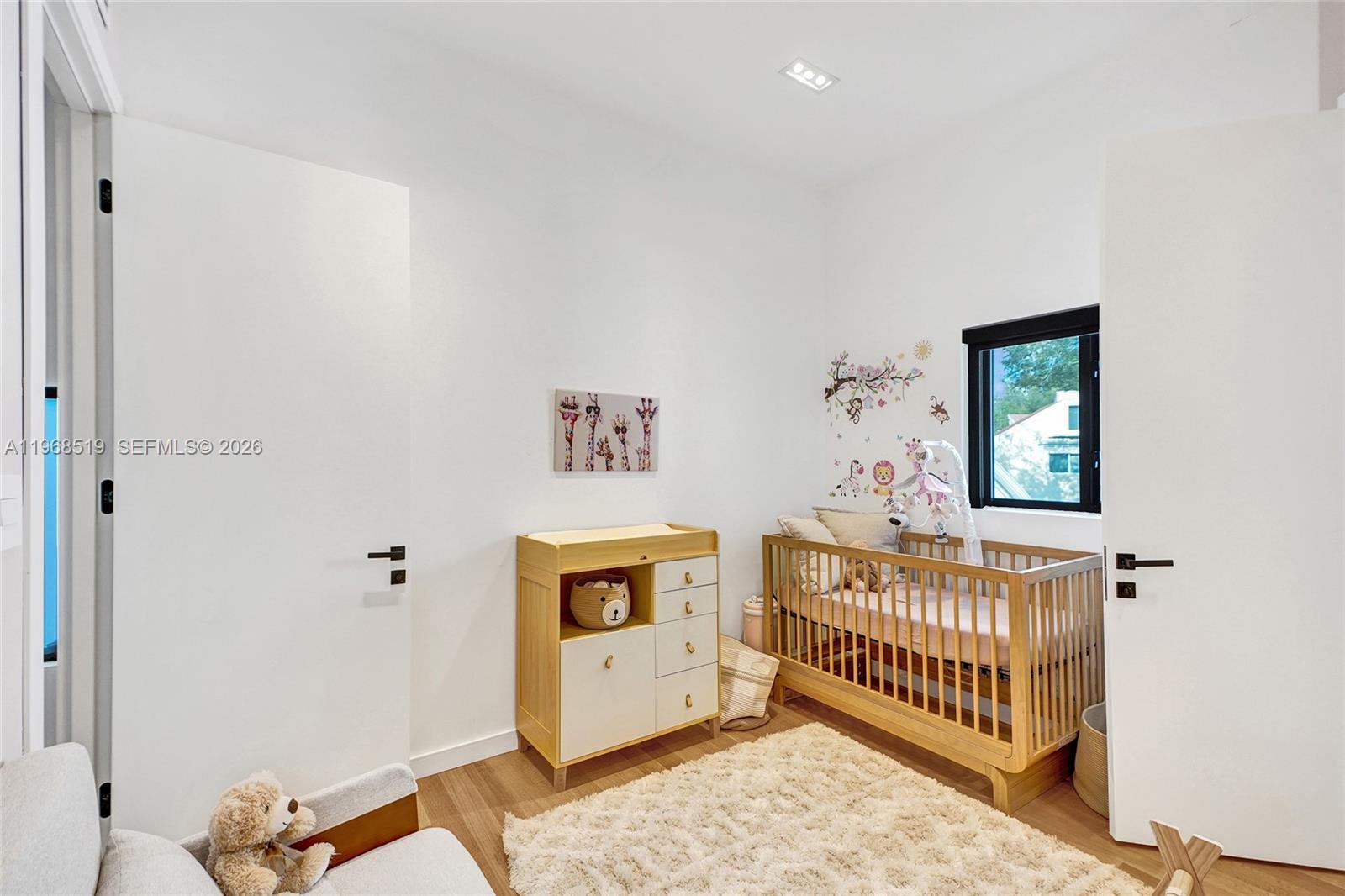 1977 S Oak Hvn Cir Miami, FL 33179