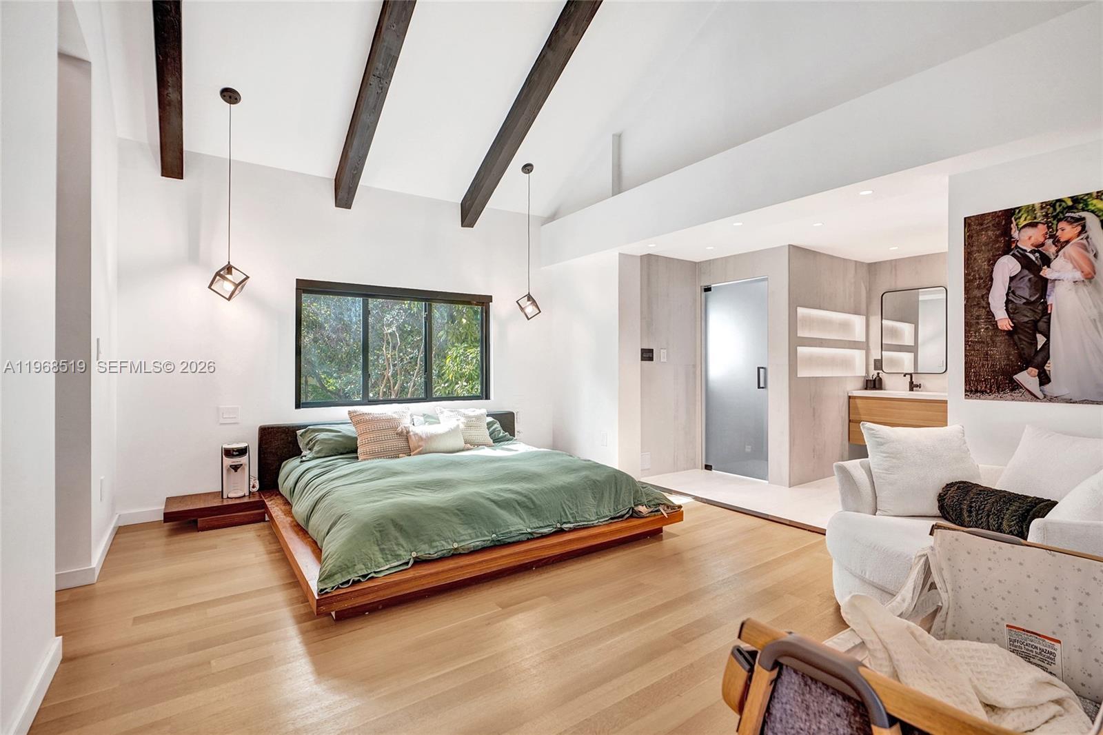 1977 S Oak Hvn Cir Miami, FL 33179