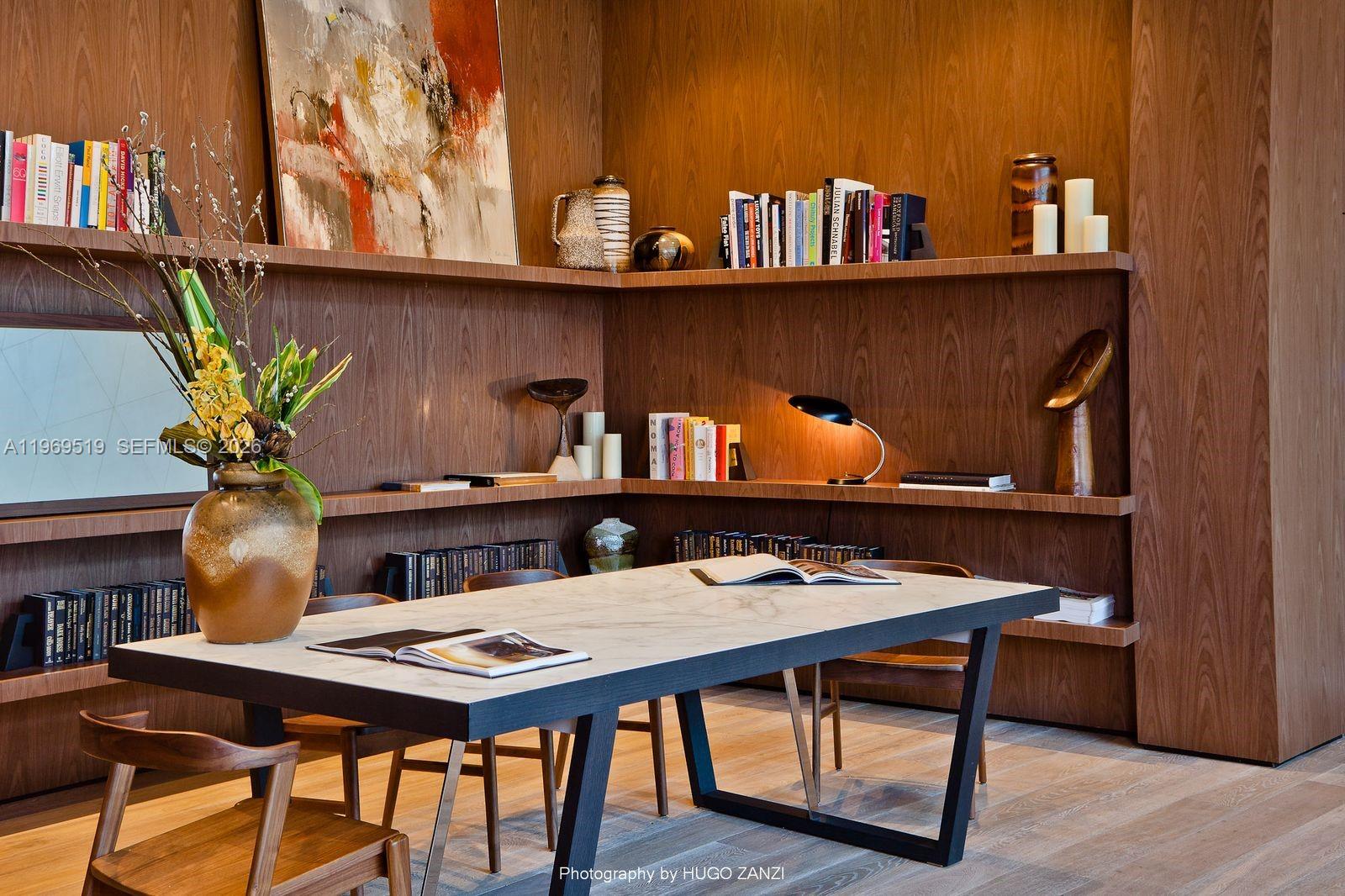 image Paramount Bay21