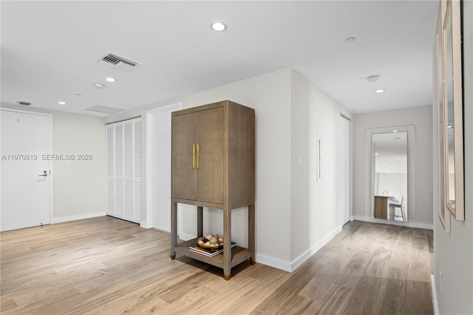 9940 W Bay Hbr Dr #3G-N Bay Harbor Islands, FL 33154