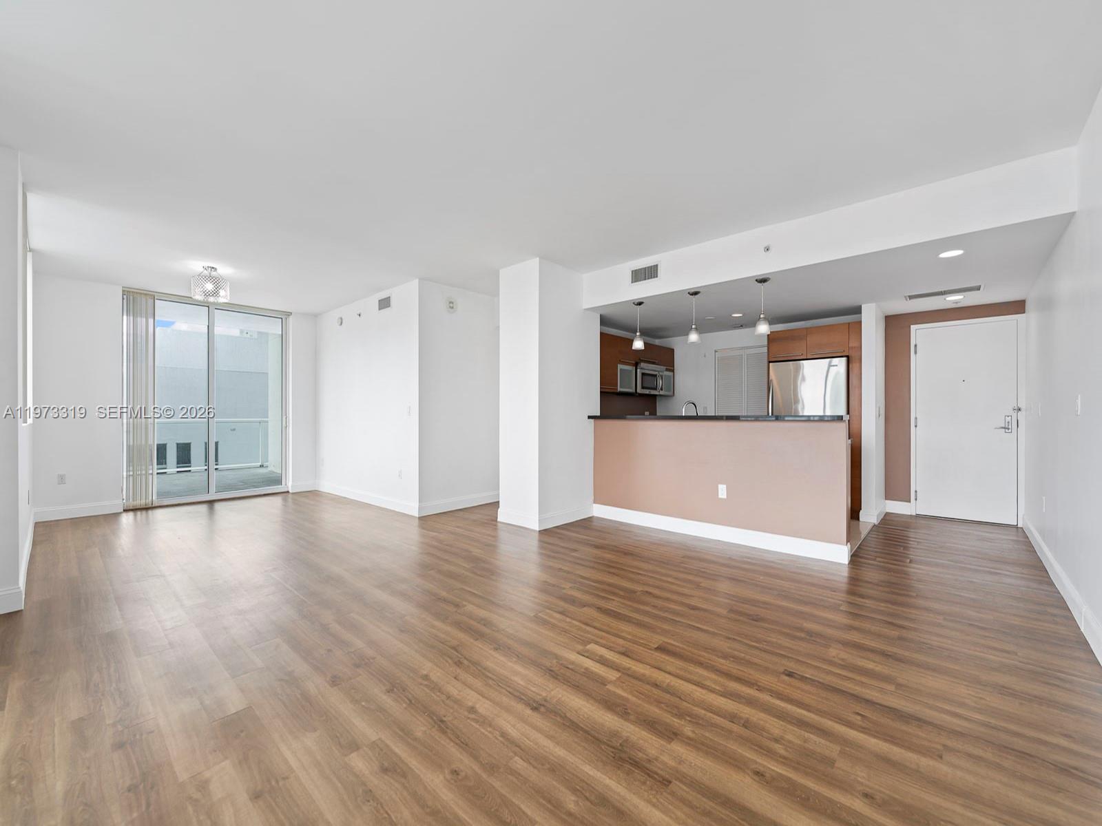 image Vizcayne South9