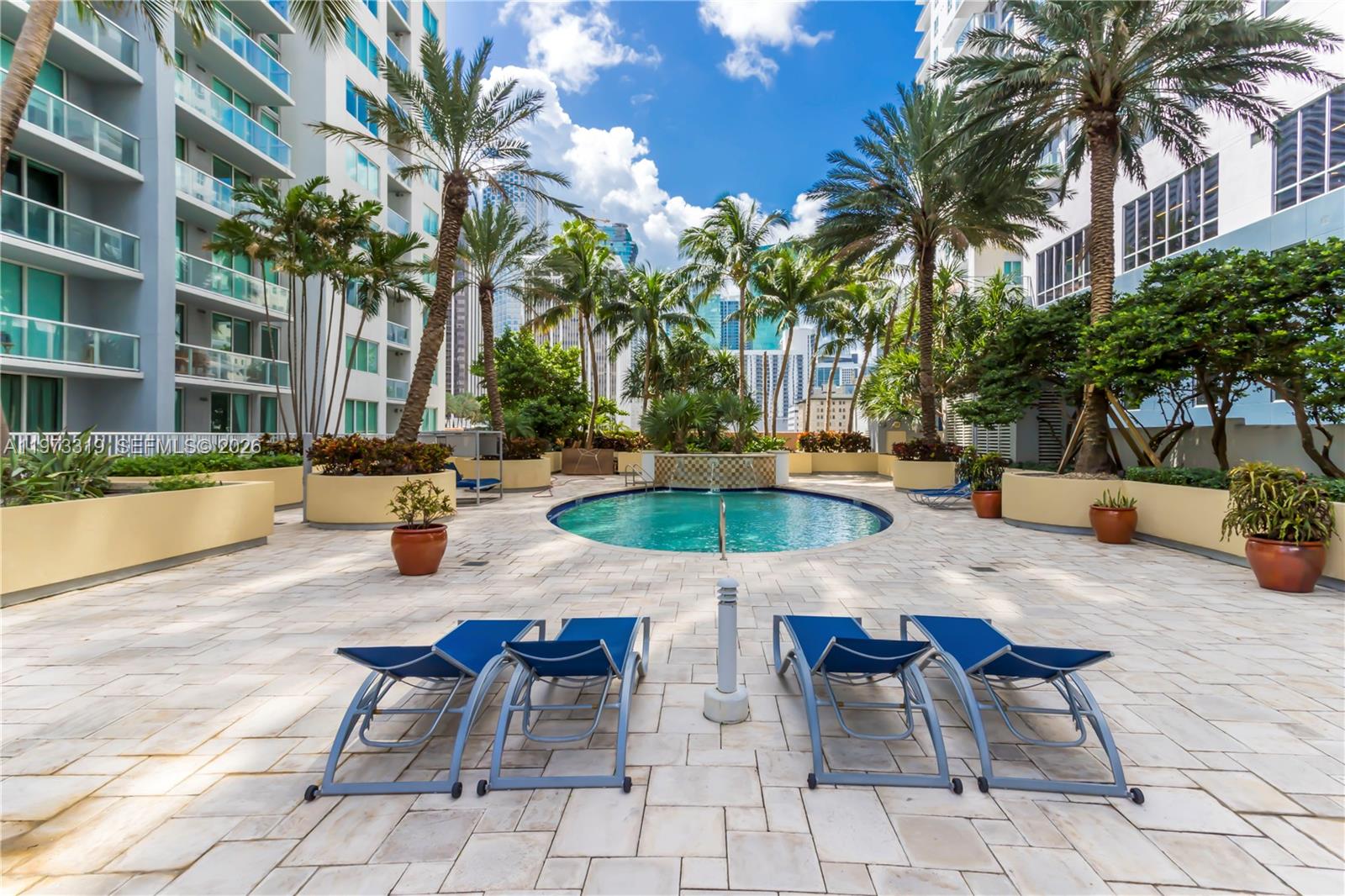 image Vizcayne South39