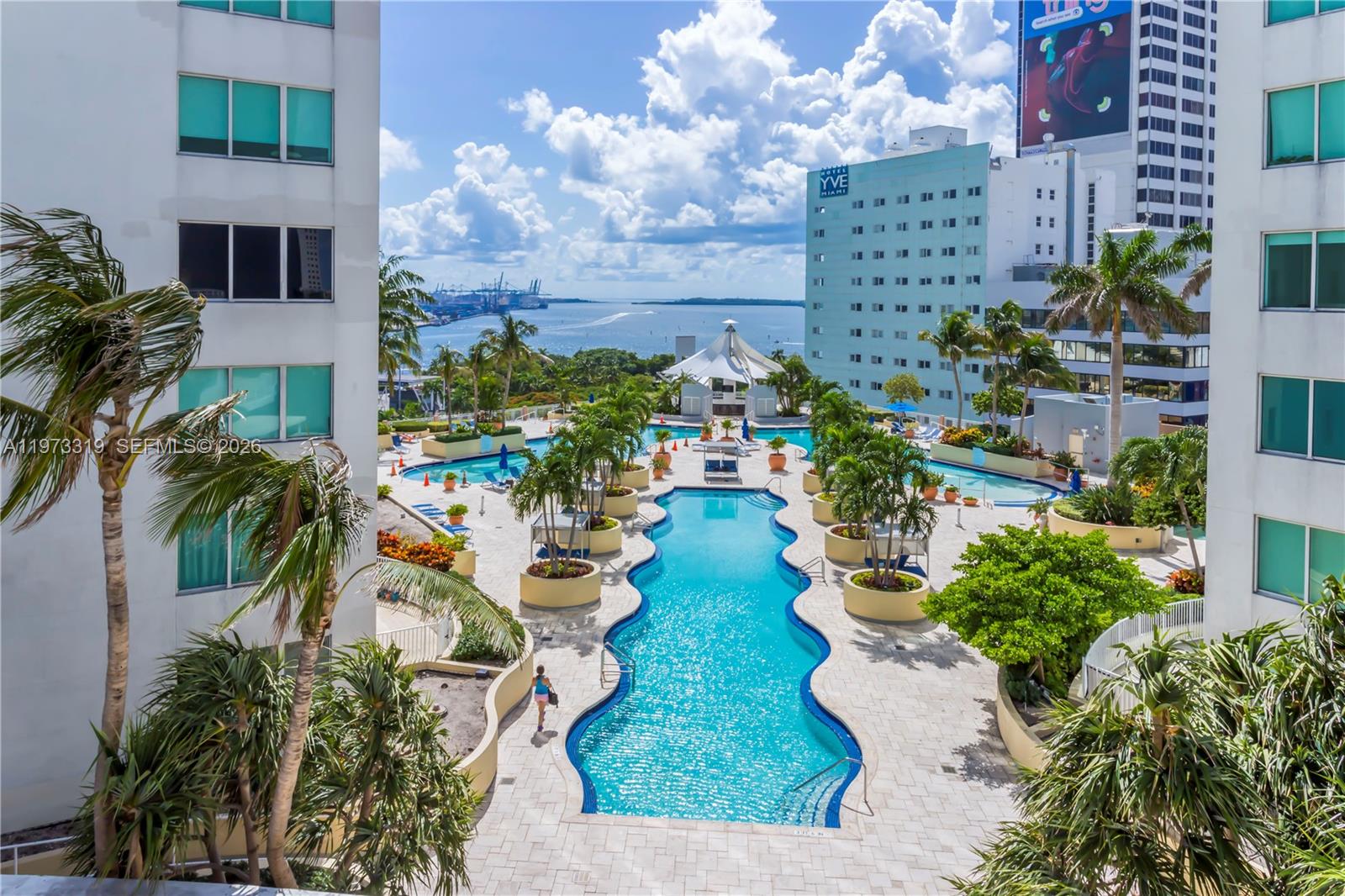 image Vizcayne South42