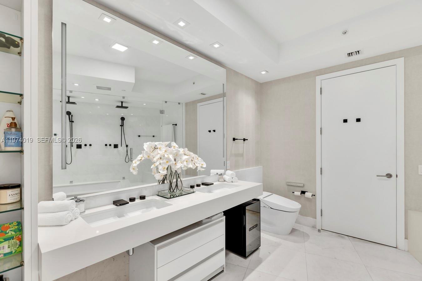 18555 Collins Ave #4605 Sunny Isles Beach, FL 33160