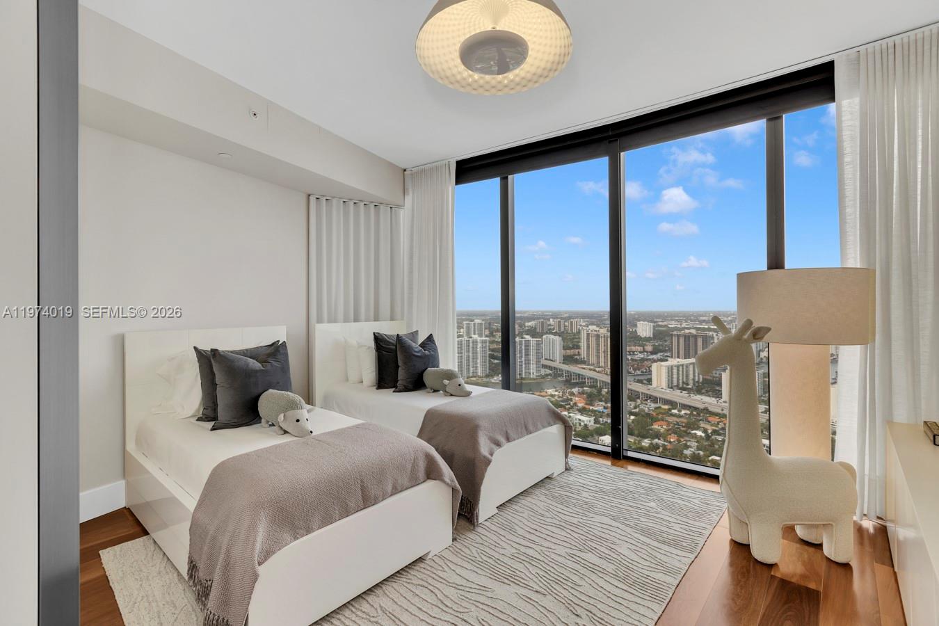 18555 Collins Ave #4605 Sunny Isles Beach, FL 33160