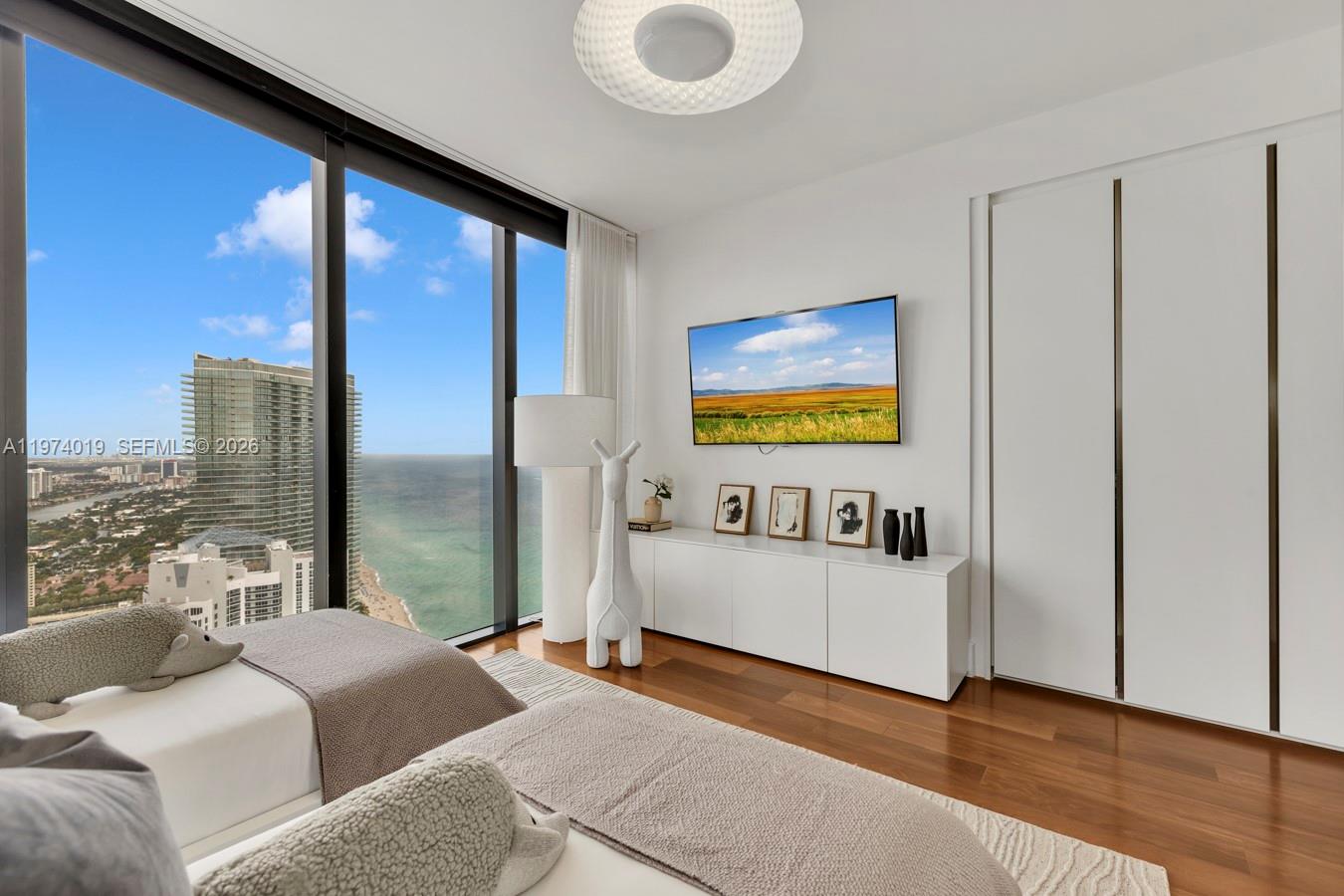 18555 Collins Ave #4605 Sunny Isles Beach, FL 33160