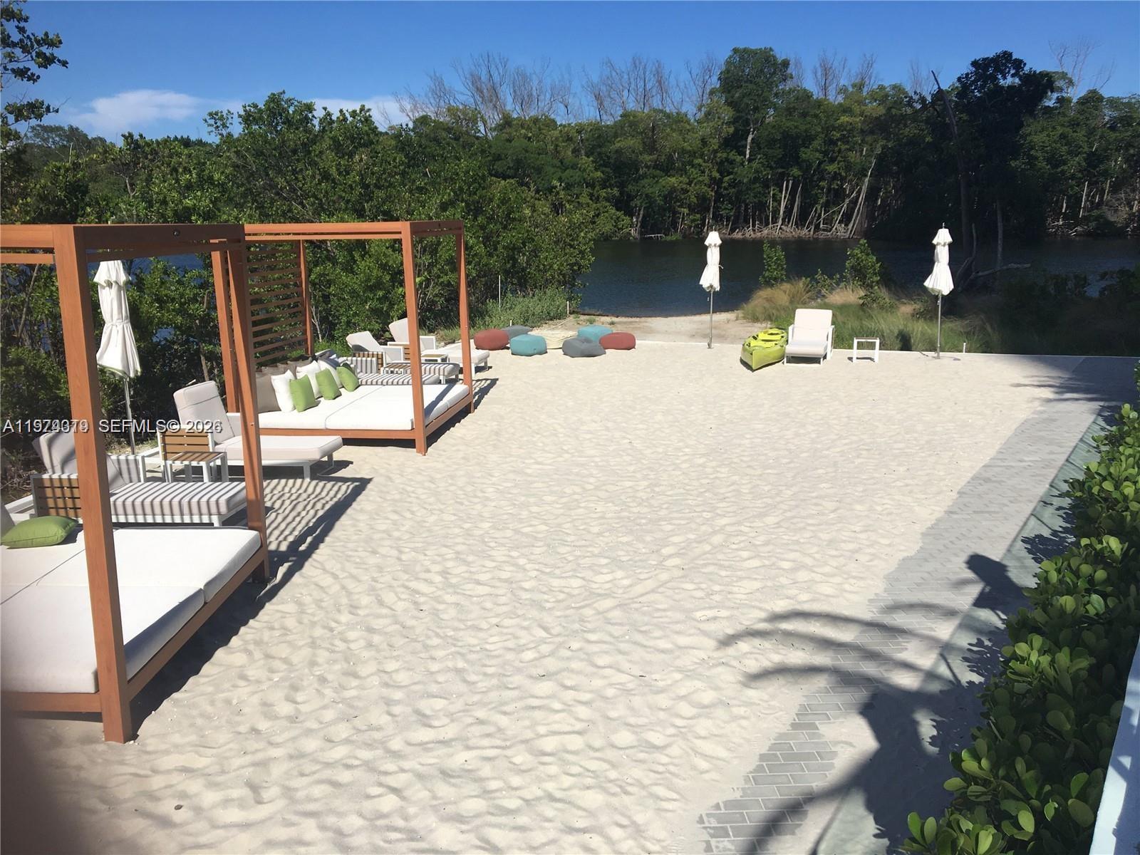 16385 Biscayne Blvd #1120 North Miami Beach, FL 33160