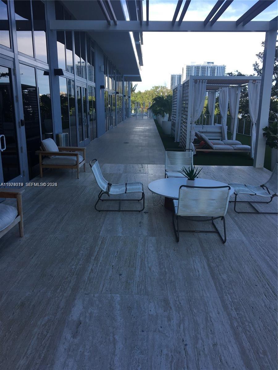 16385 Biscayne Blvd #1120 North Miami Beach, FL 33160