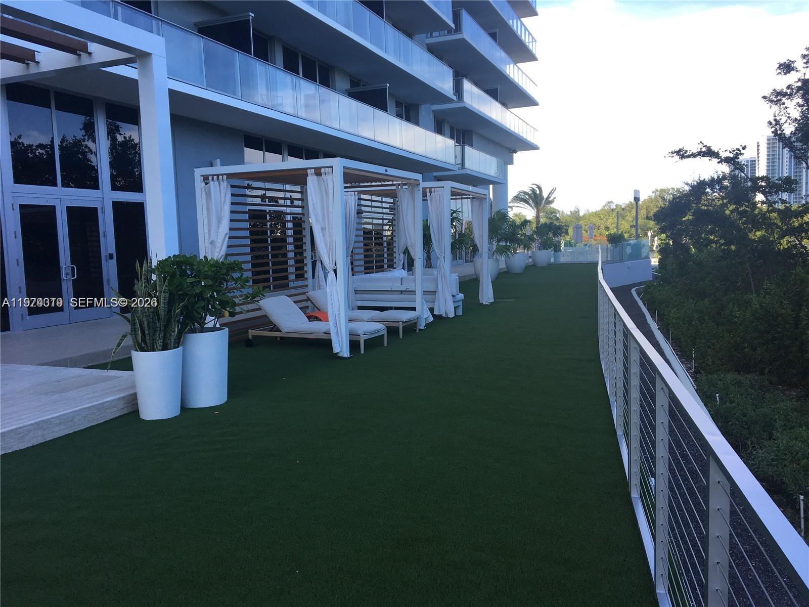 16385 Biscayne Blvd #1120 North Miami Beach, FL 33160