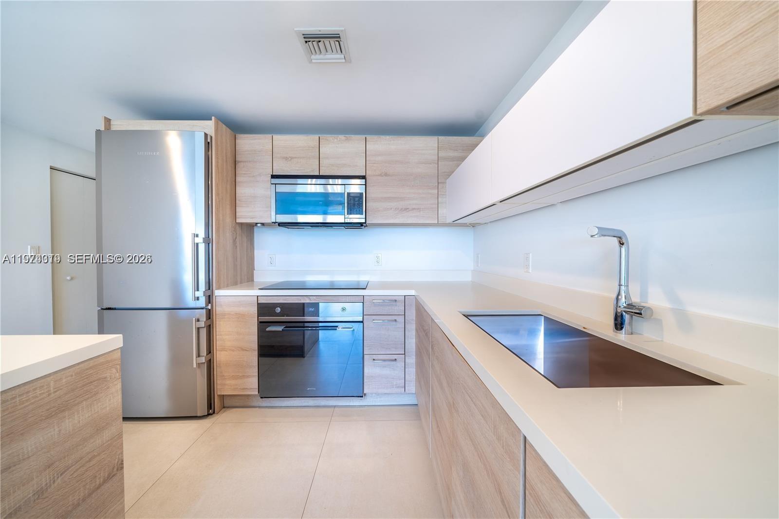 16385 Biscayne Blvd #1120 North Miami Beach, FL 33160