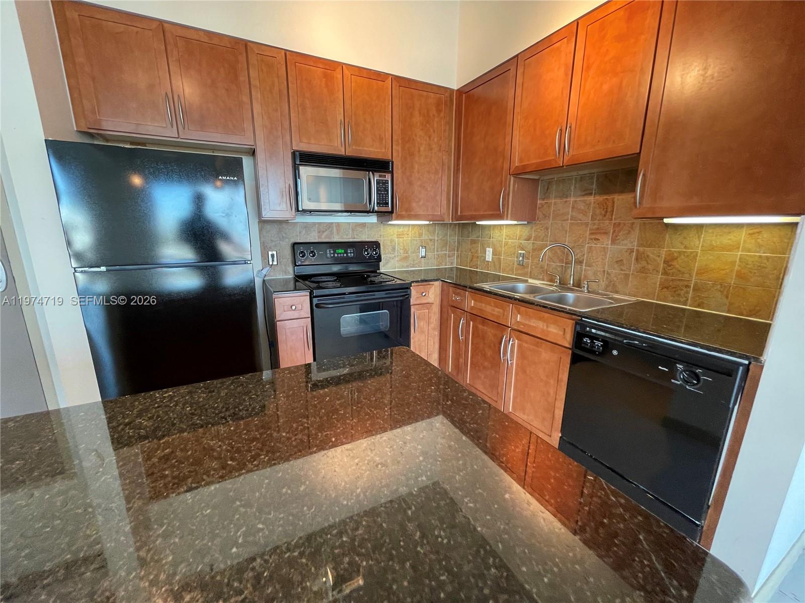 image Cite on the Bay West9