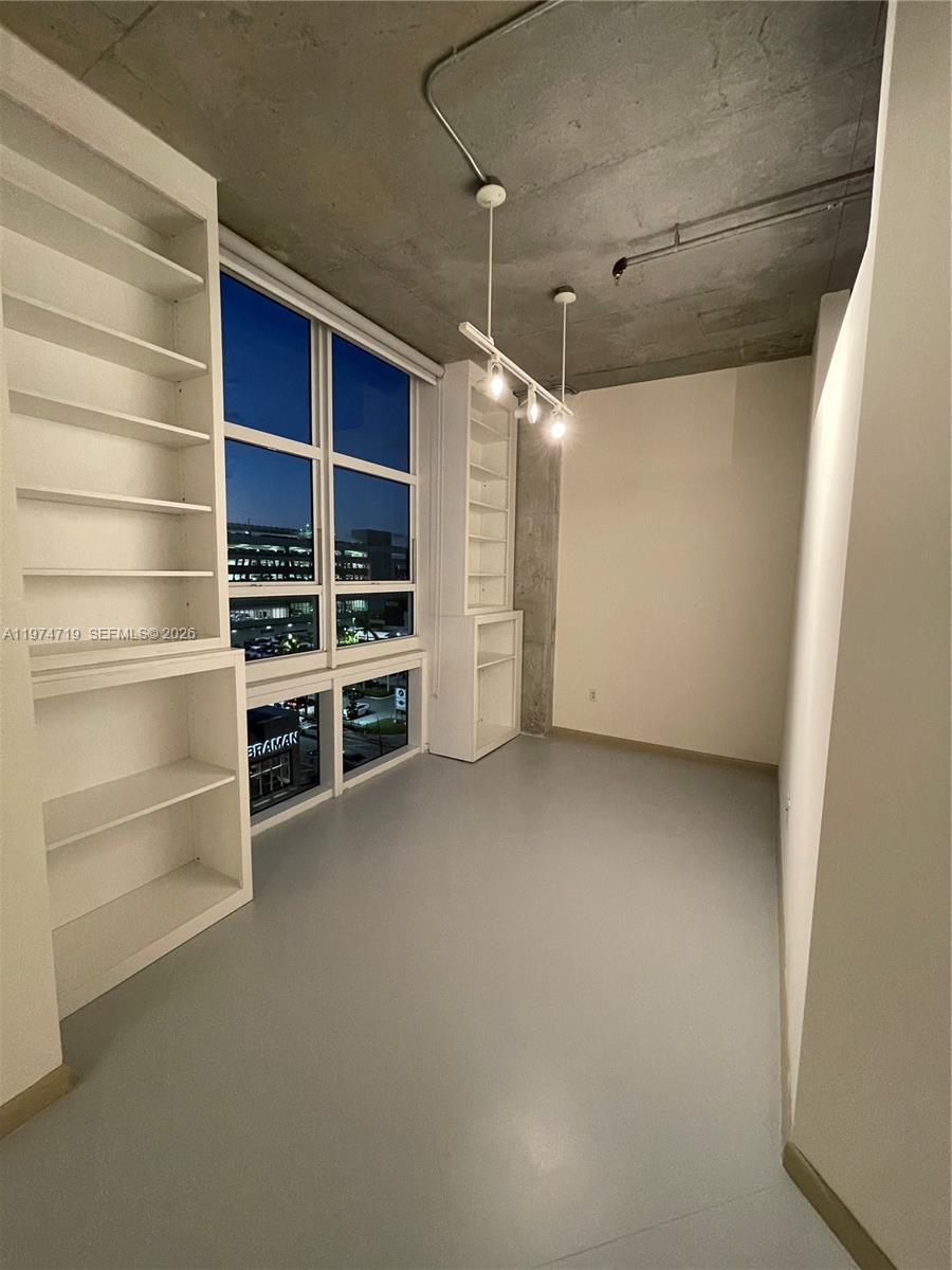 image Cite on the Bay West17