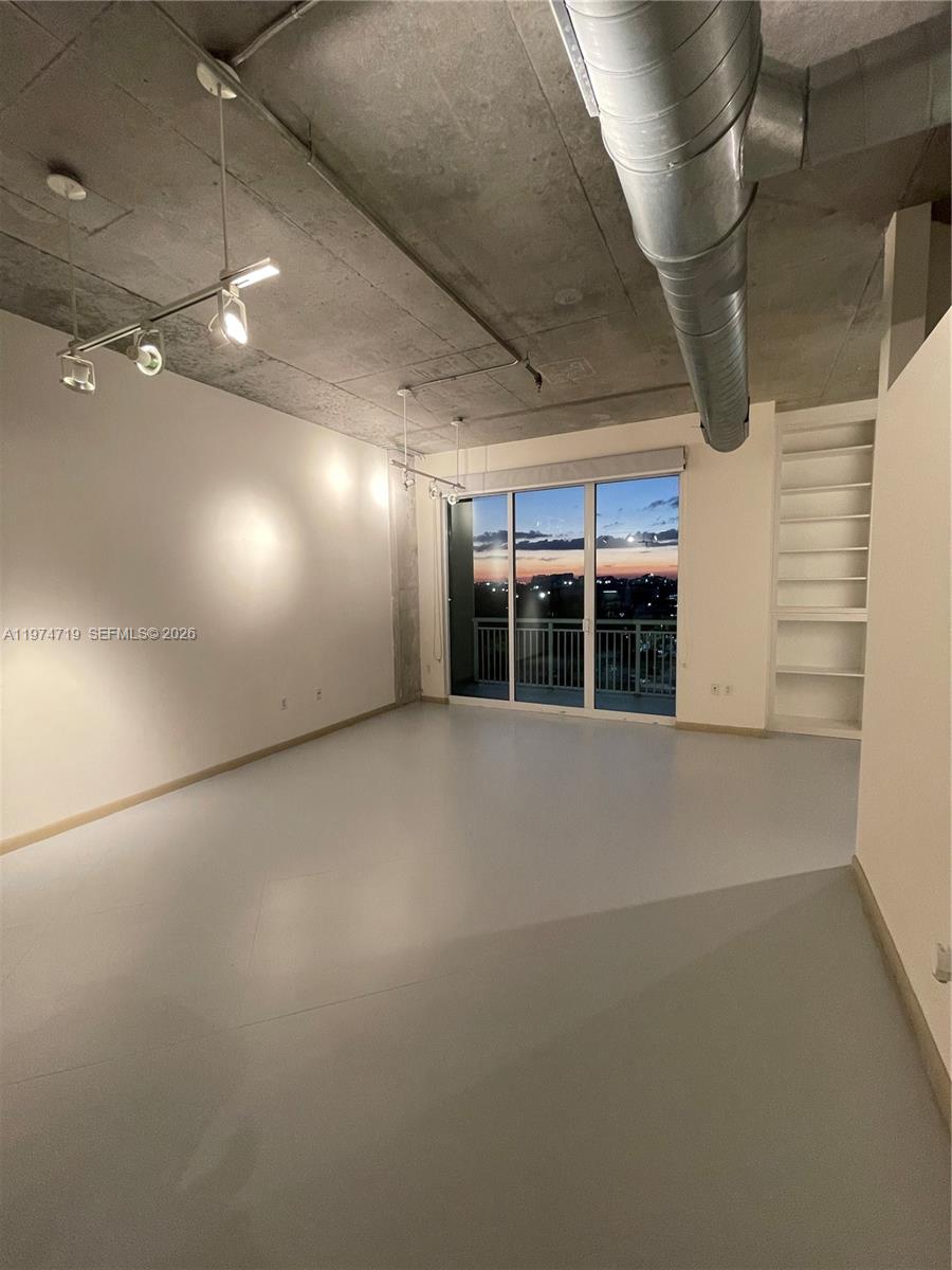 image Cite on the Bay West18