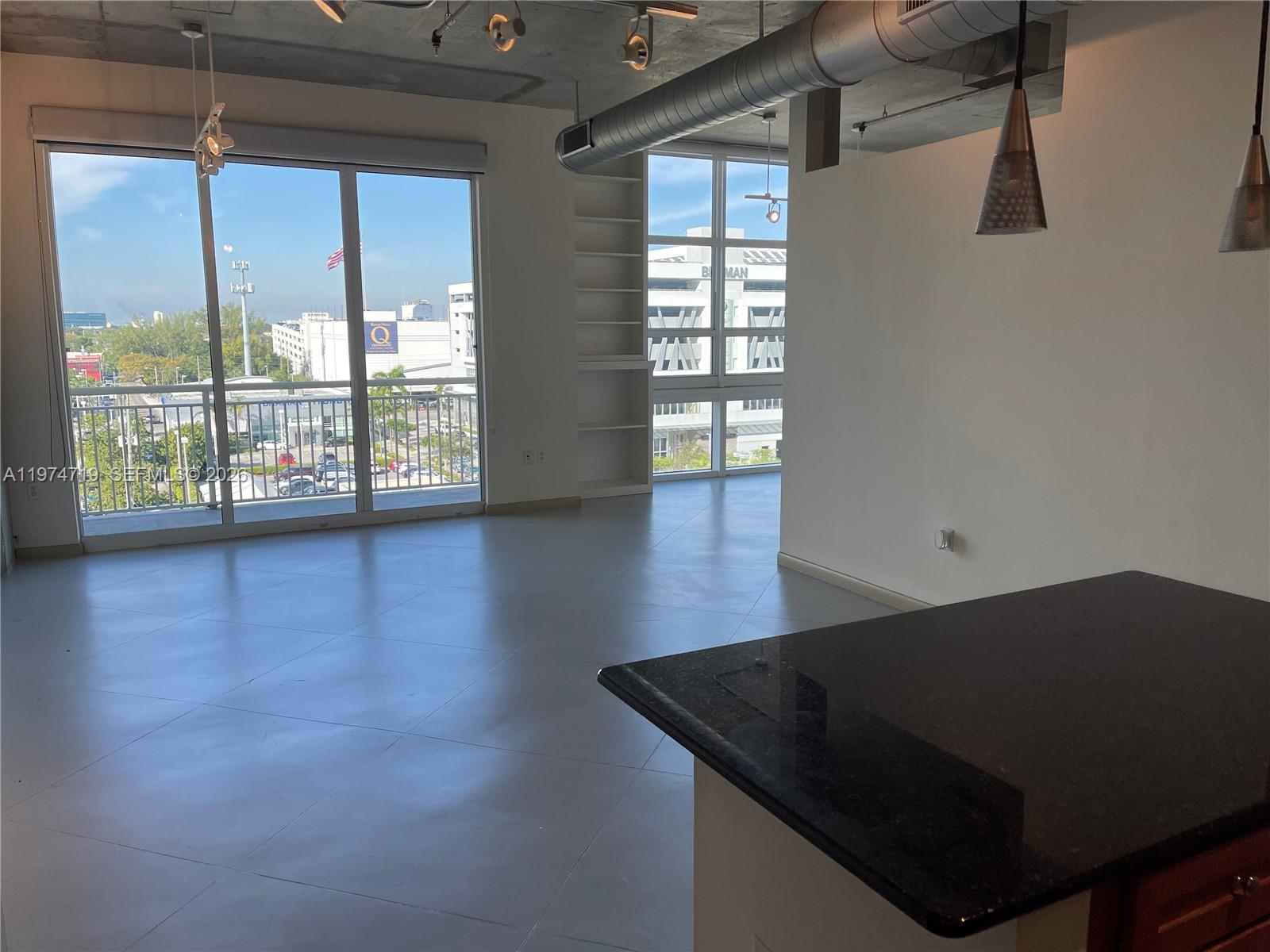 image Cite on the Bay West1