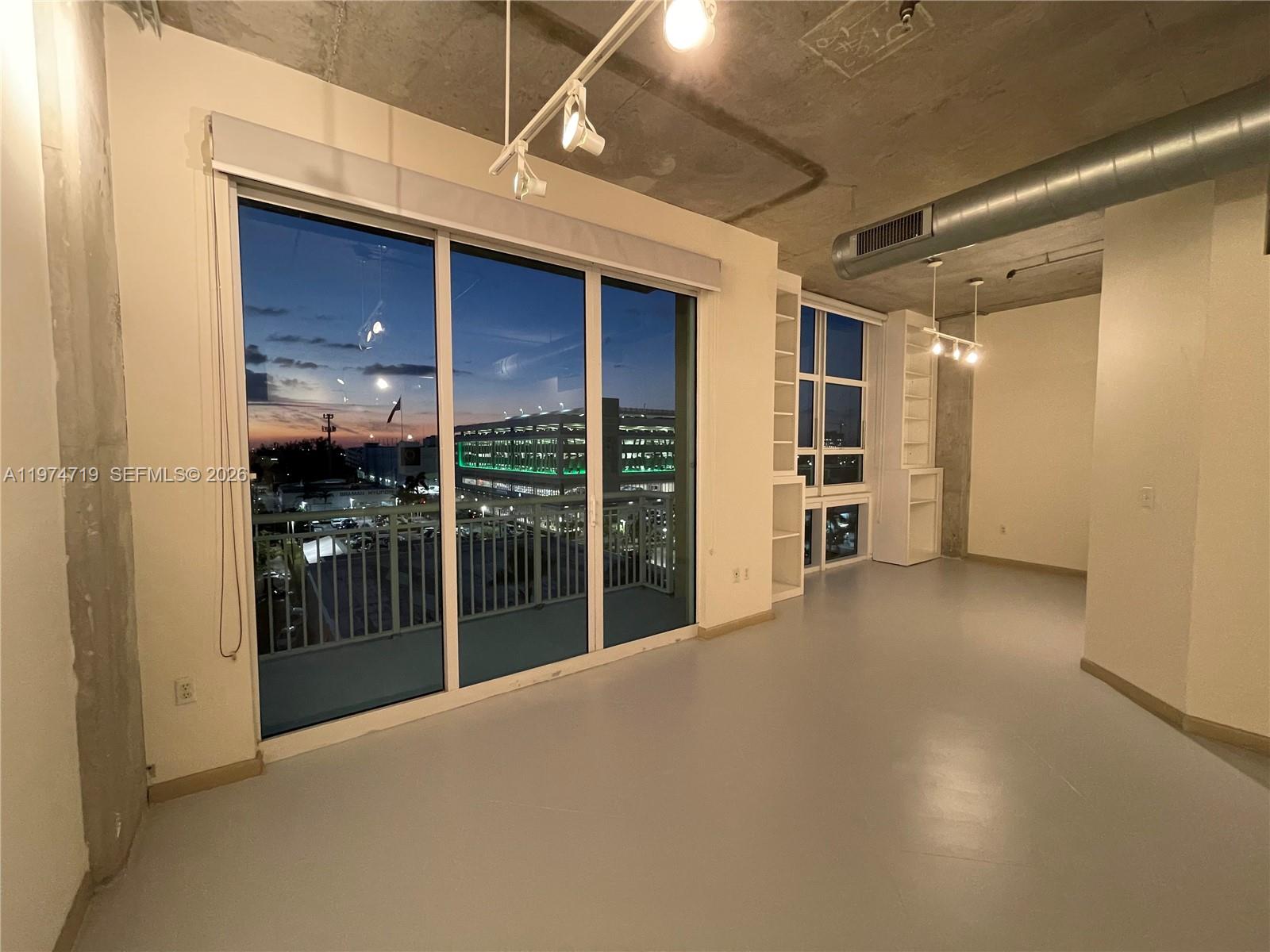 image Cite on the Bay West21