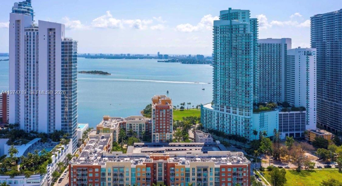 image Cite on the Bay West29