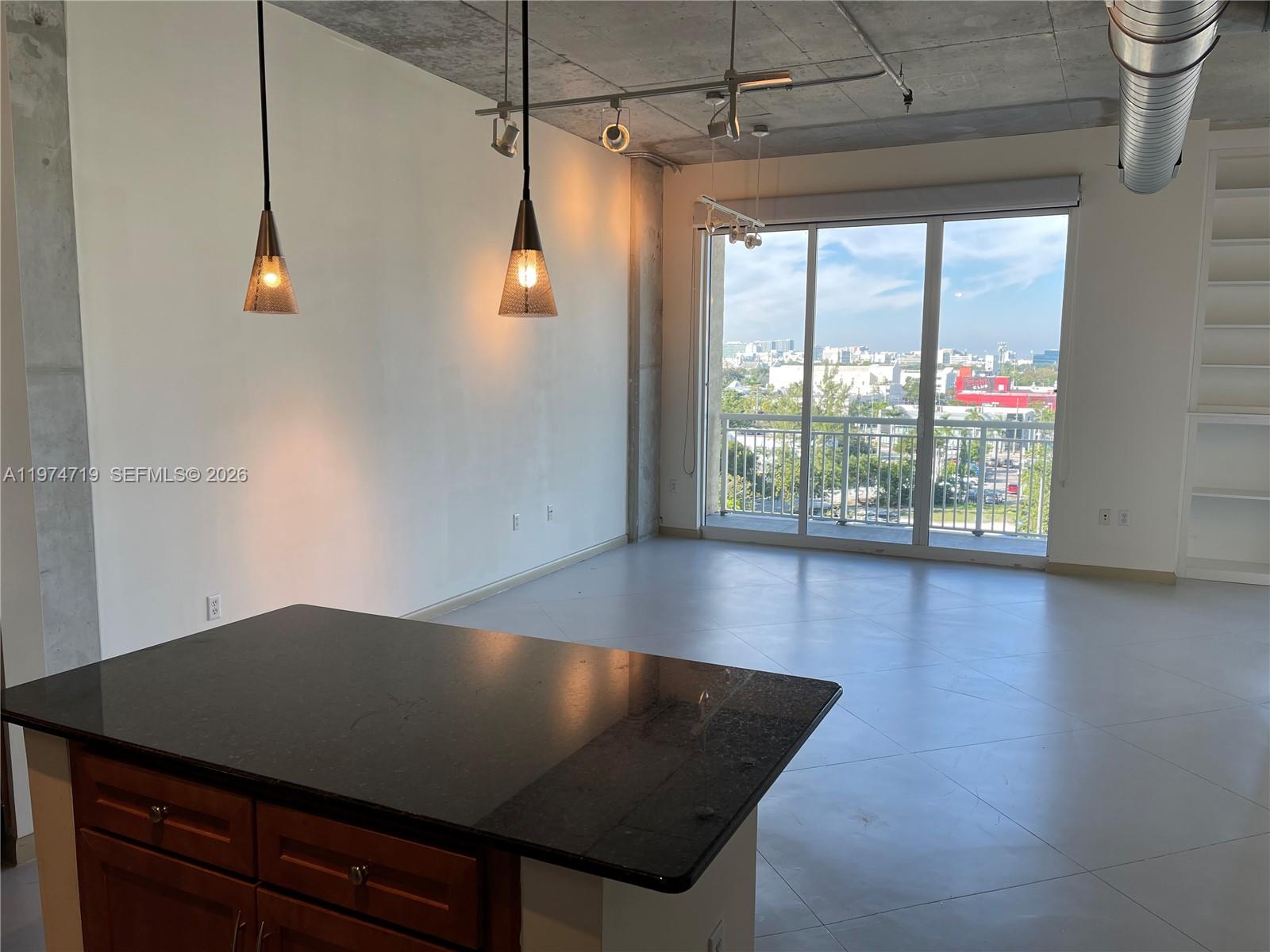 image Cite on the Bay West4