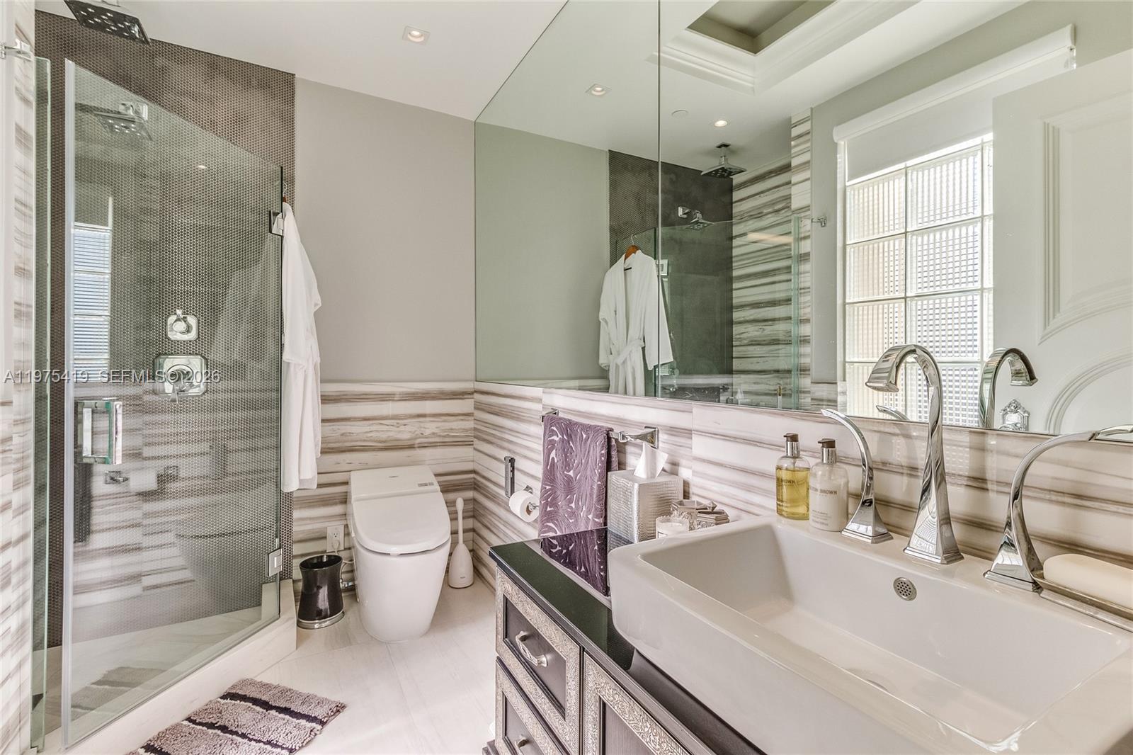 1455 Ocean Dr #1607 Miami Beach, FL 33139