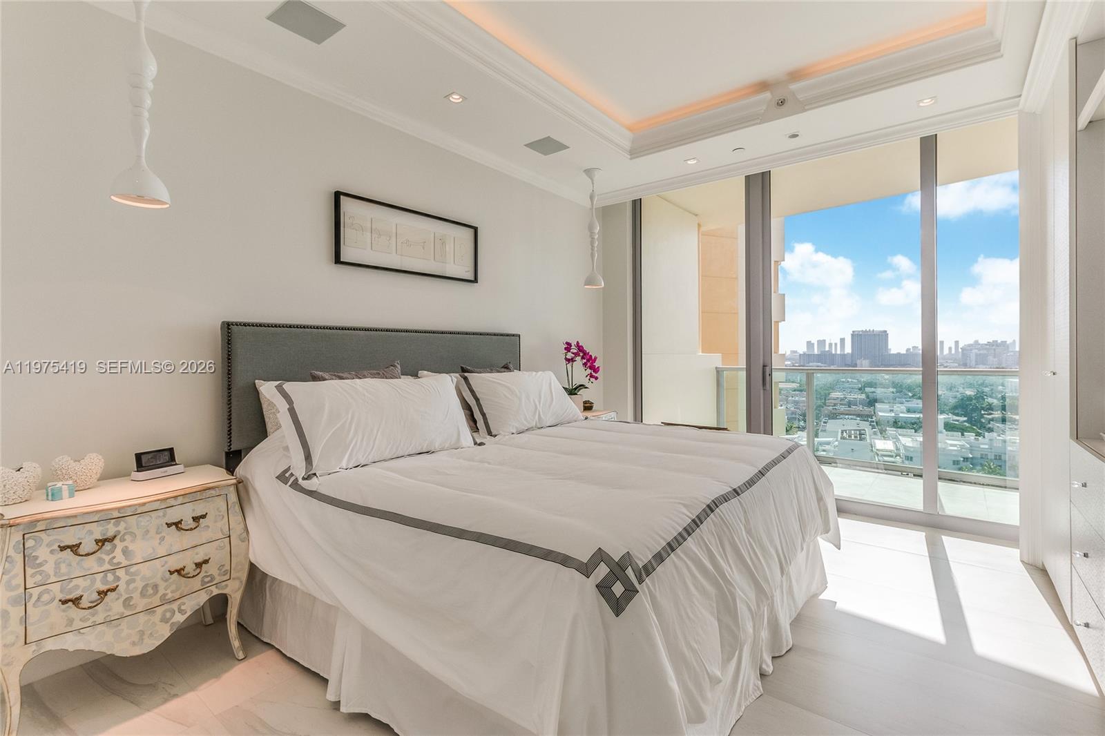 1455 Ocean Dr #1607 Miami Beach, FL 33139