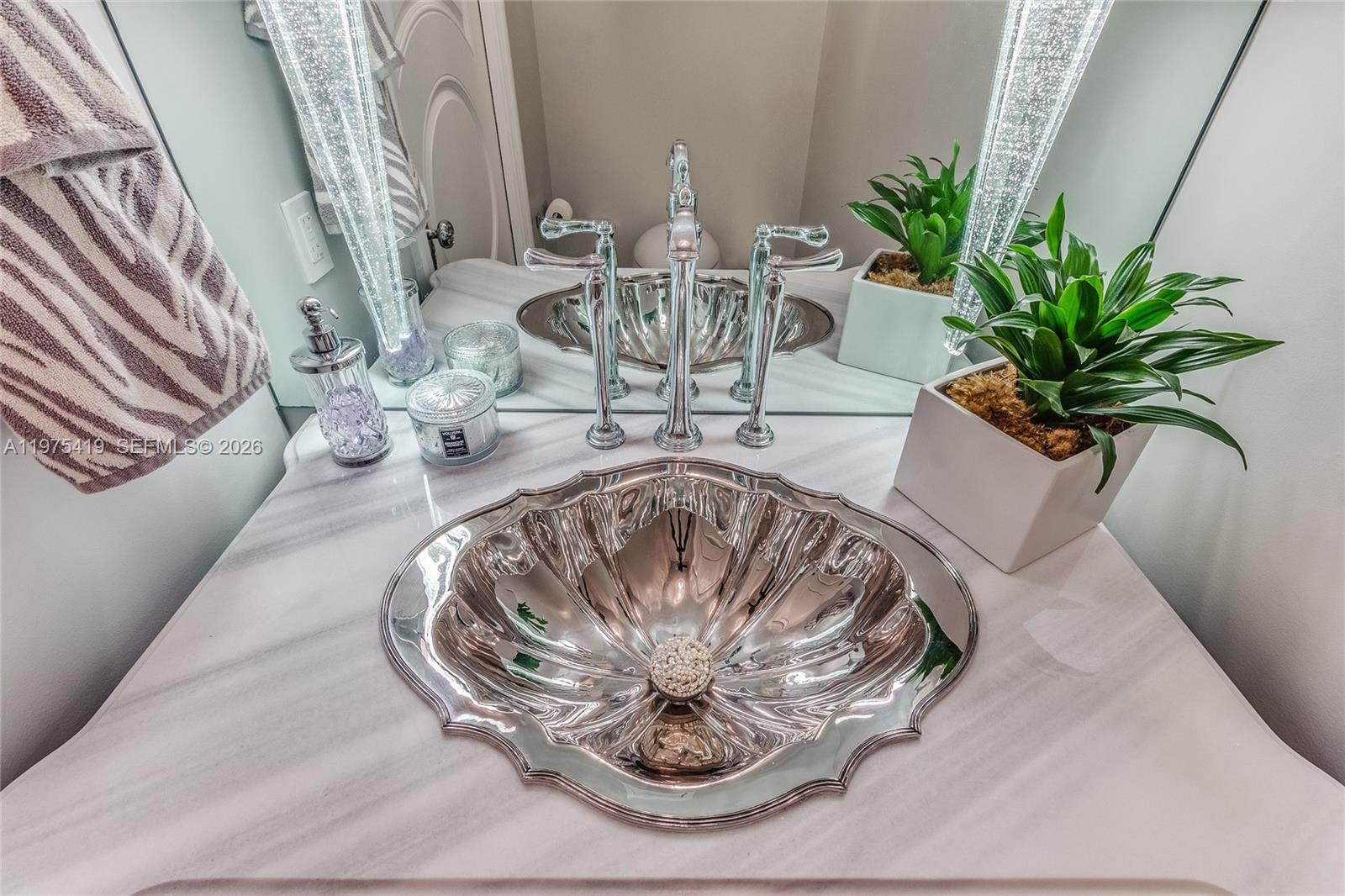 1455 Ocean Dr #1607 Miami Beach, FL 33139